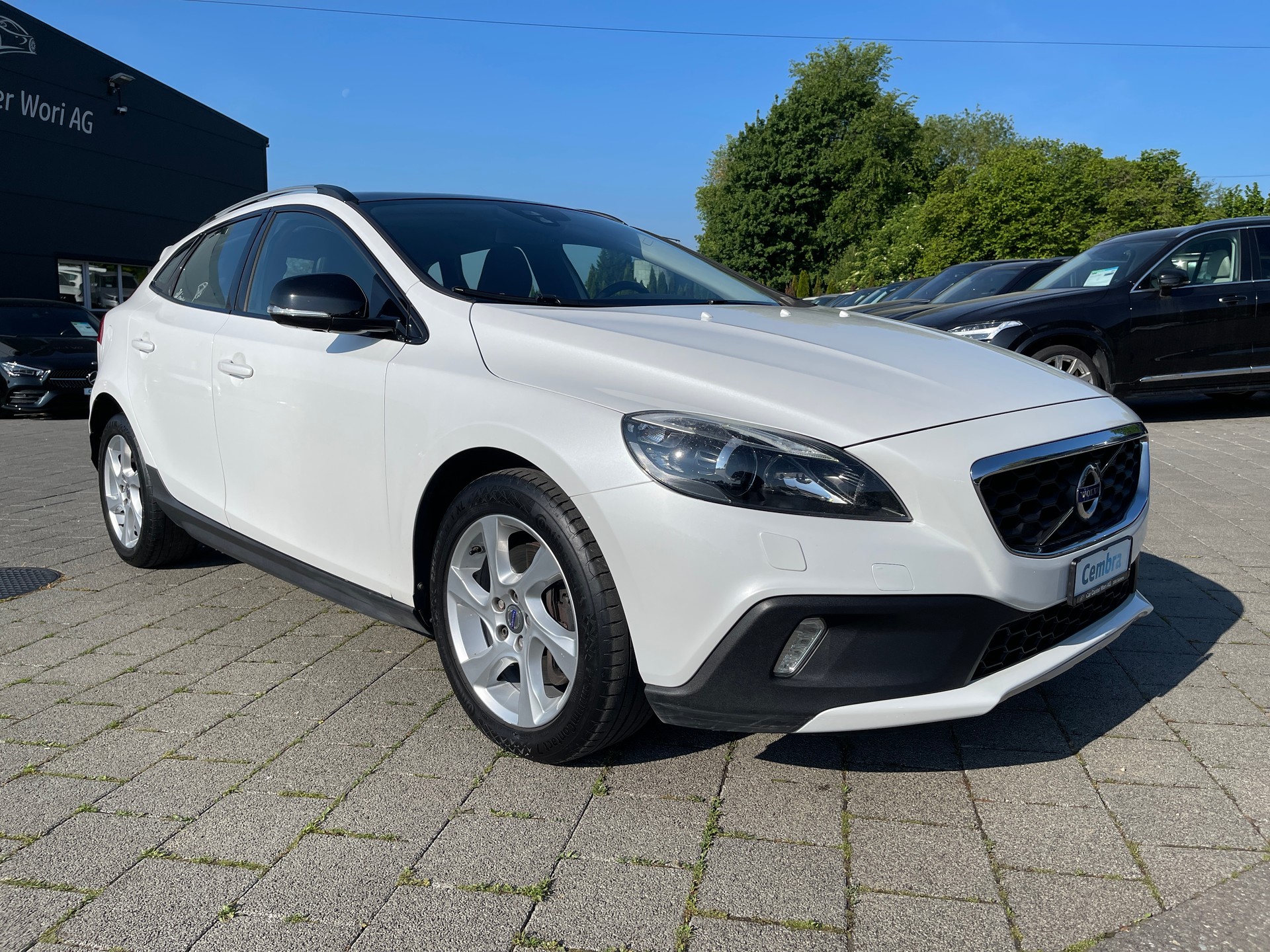 VOLVO V40 Cross Country T5 AWD Summum Geartronic-image-4
