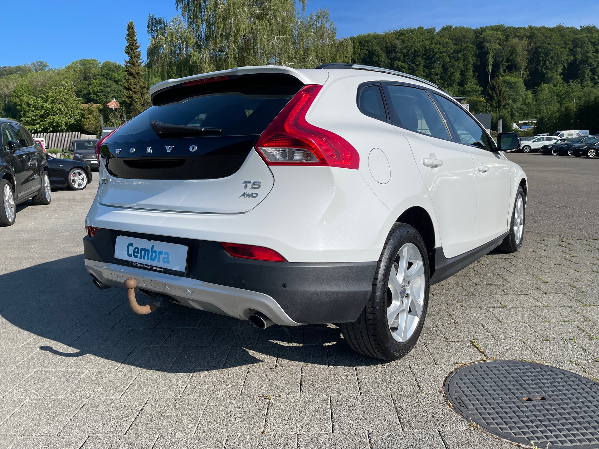 VOLVO V40 Cross Country T5 AWD Summum Geartronic-image-3