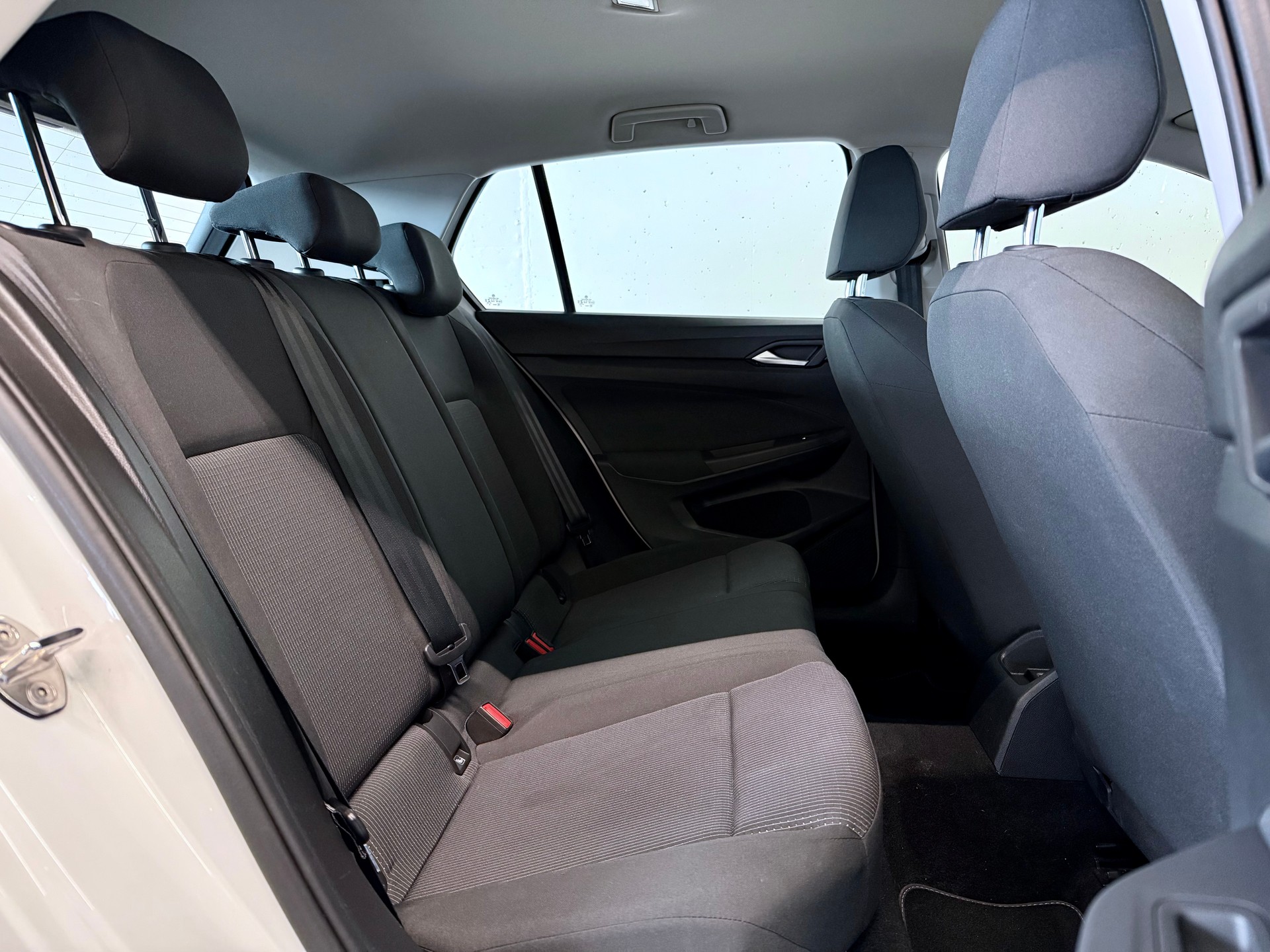 VW Golf 1.0 TSI Value-image-11