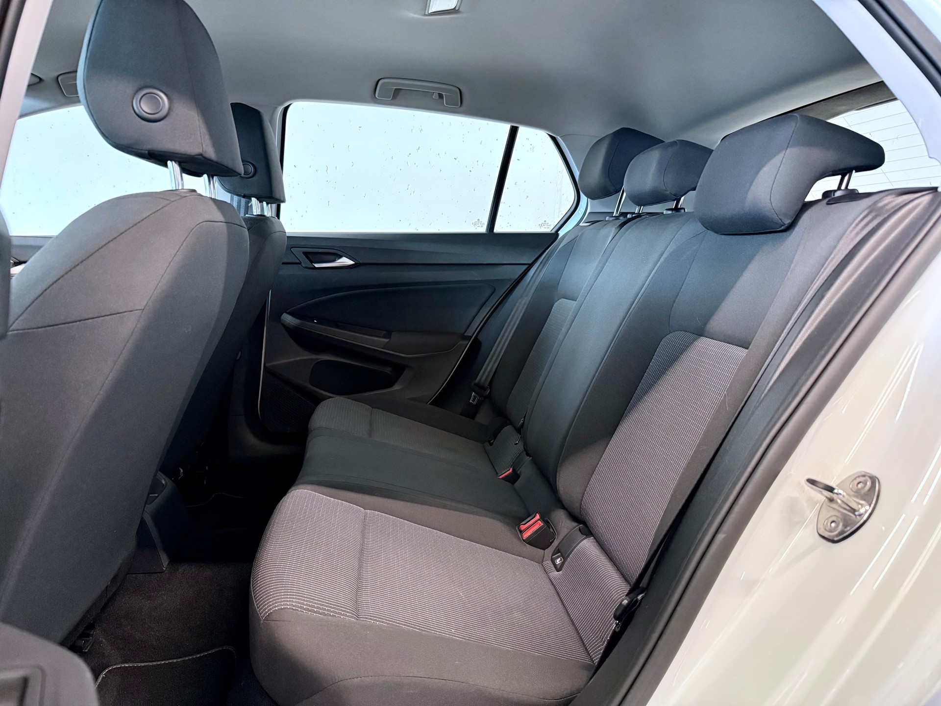 VW Golf 1.0 TSI Value-image-9