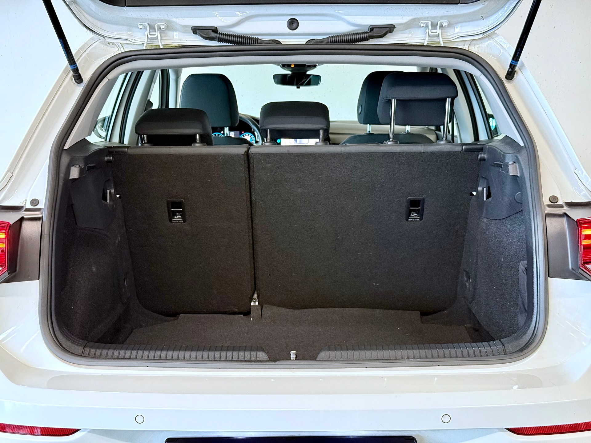 VW Golf 1.0 TSI Value-image-12
