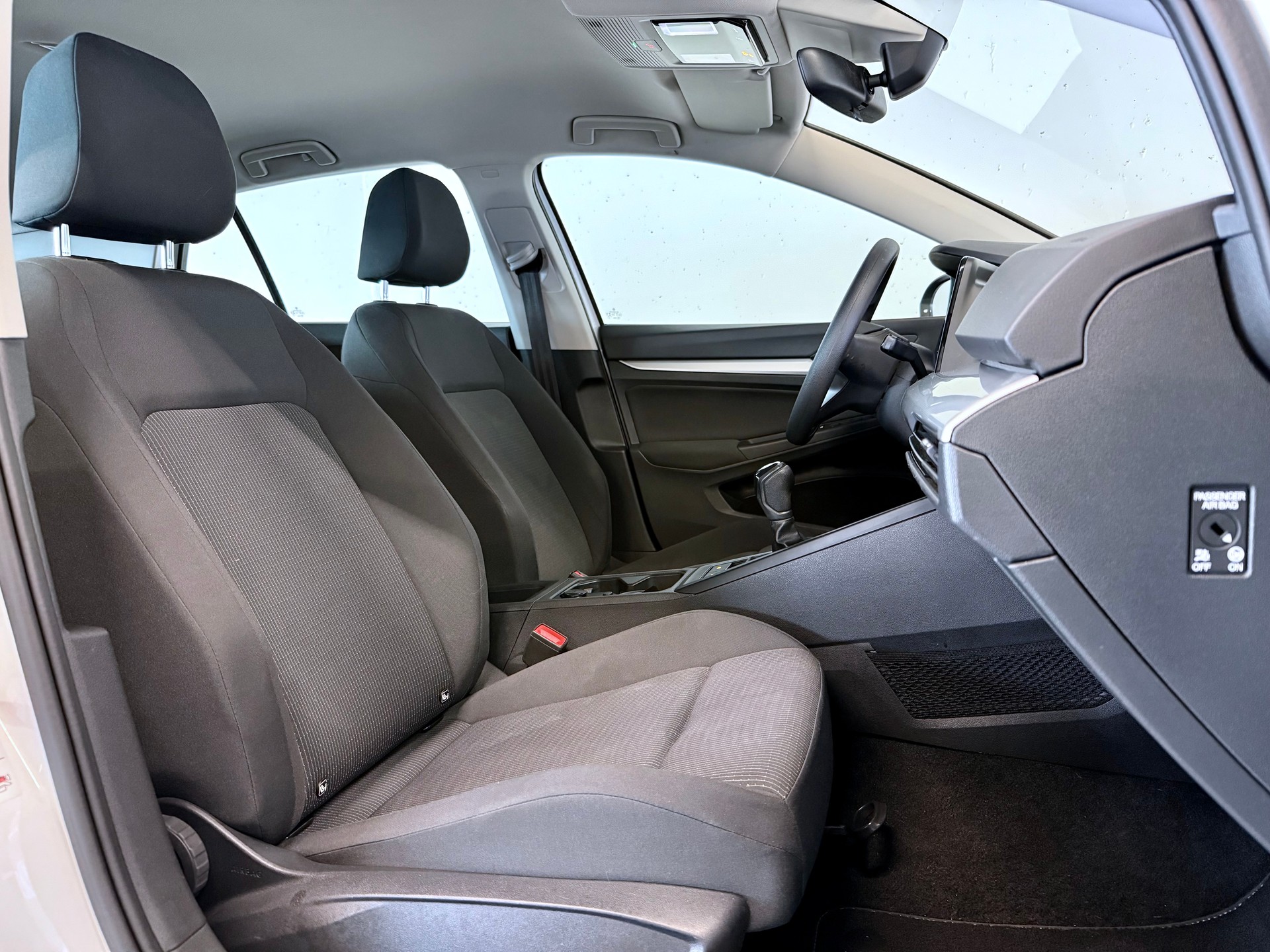 VW Golf 1.0 TSI Value-image-10