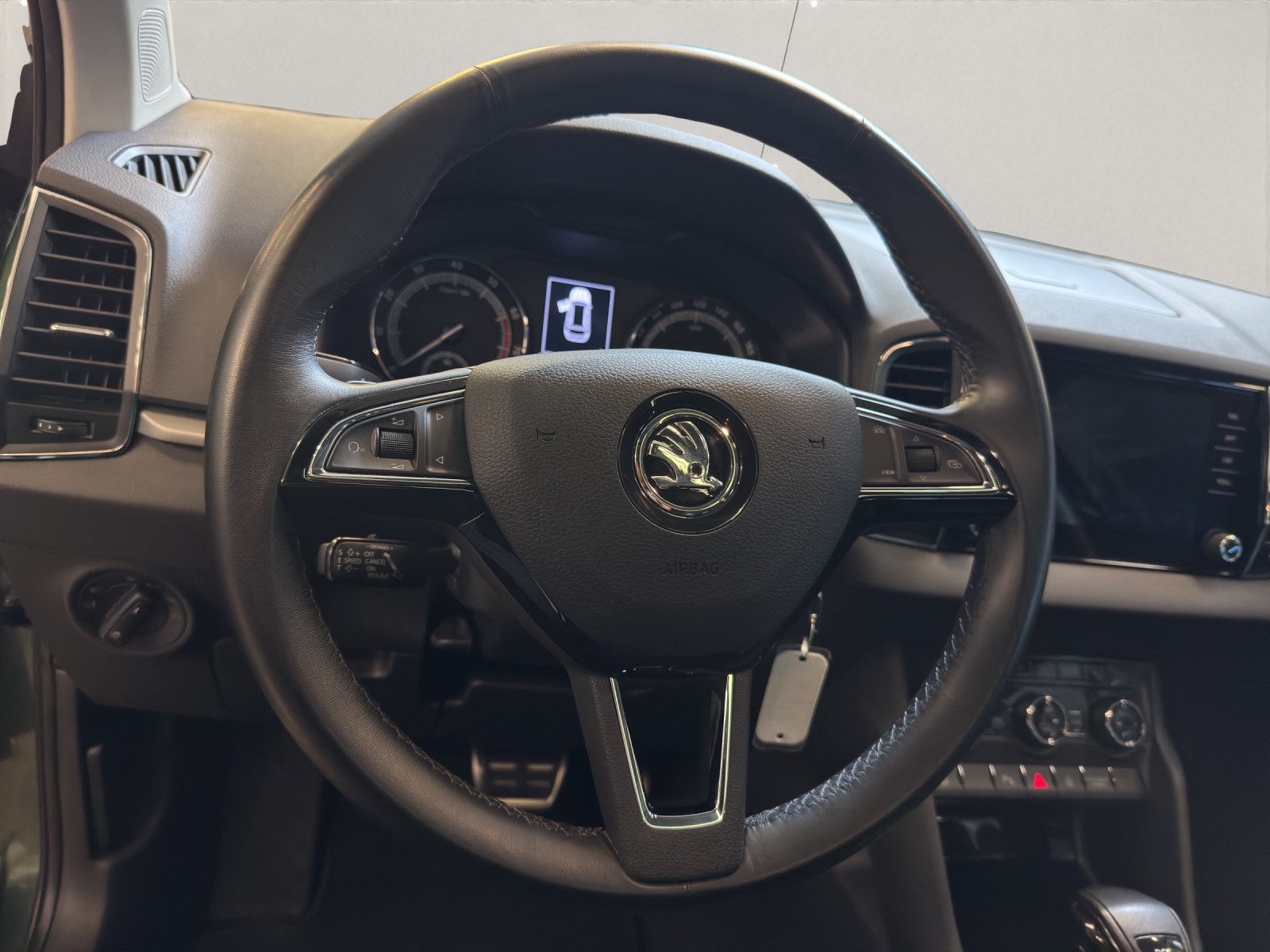 SKODA Karoq 1.5 TSI Ambition DSG-image-10