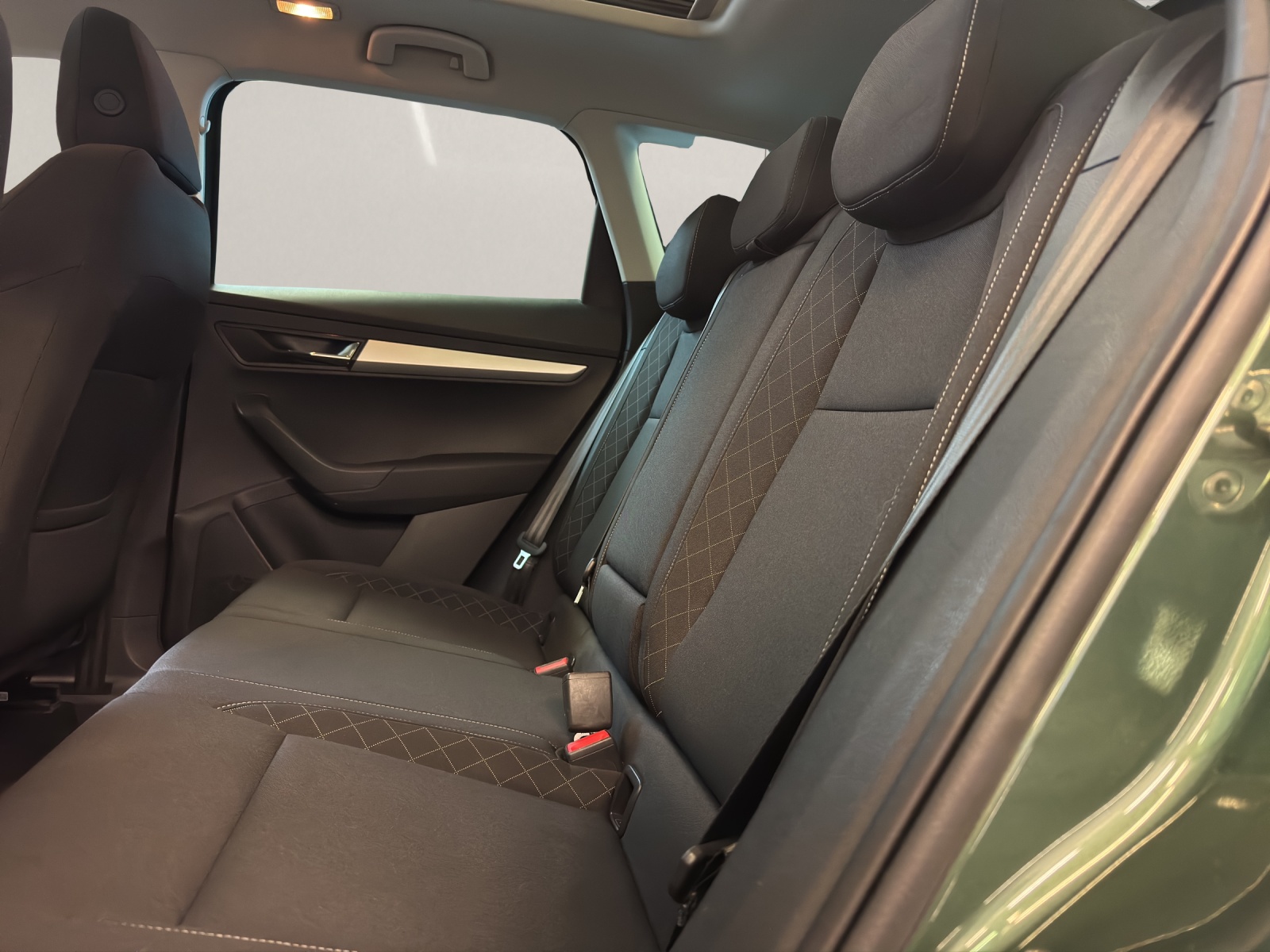 SKODA Karoq 1.5 TSI Ambition DSG-image-7