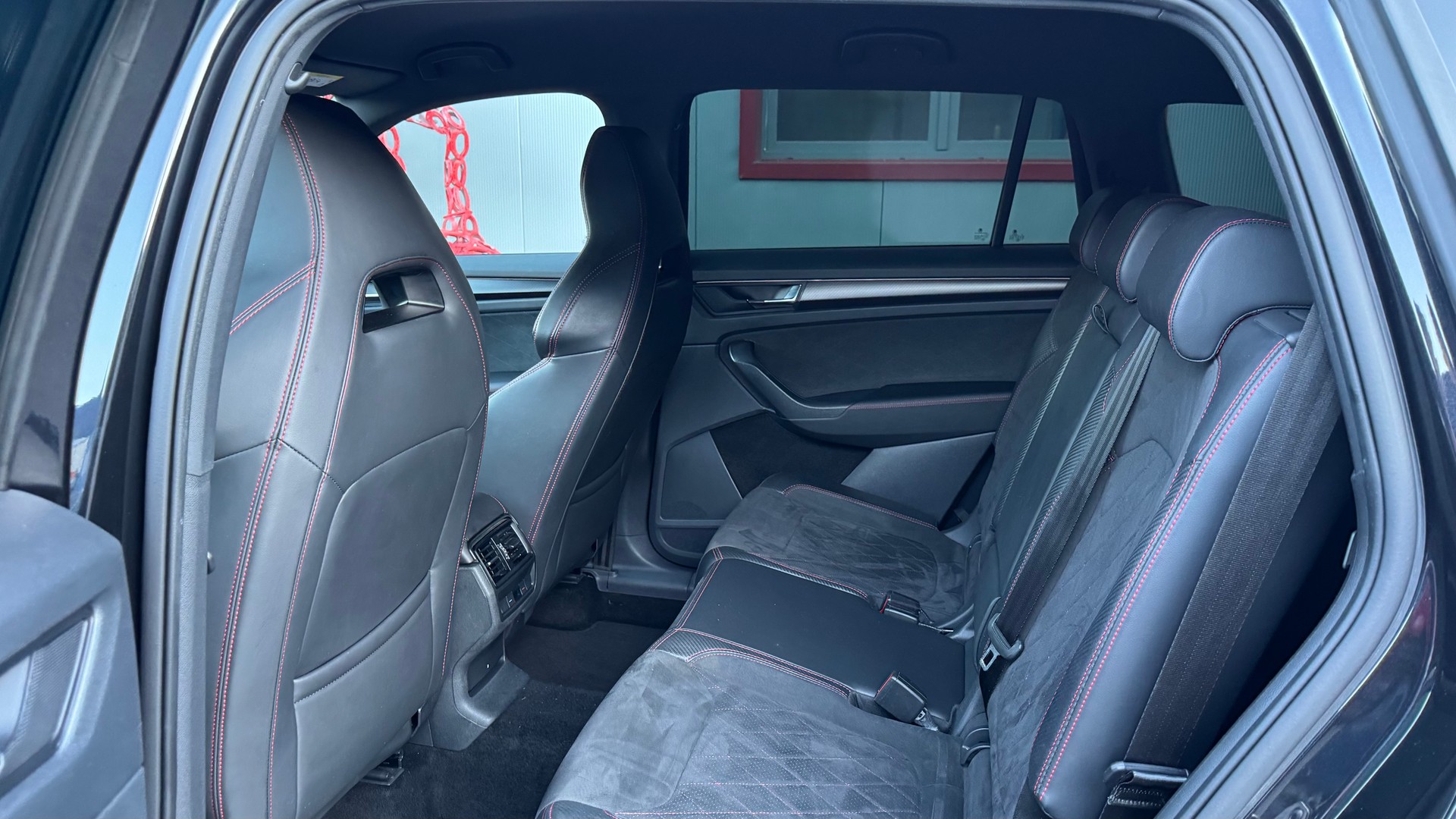 SKODA Kodiaq 2.0 TSI 4x4 RS-image-19