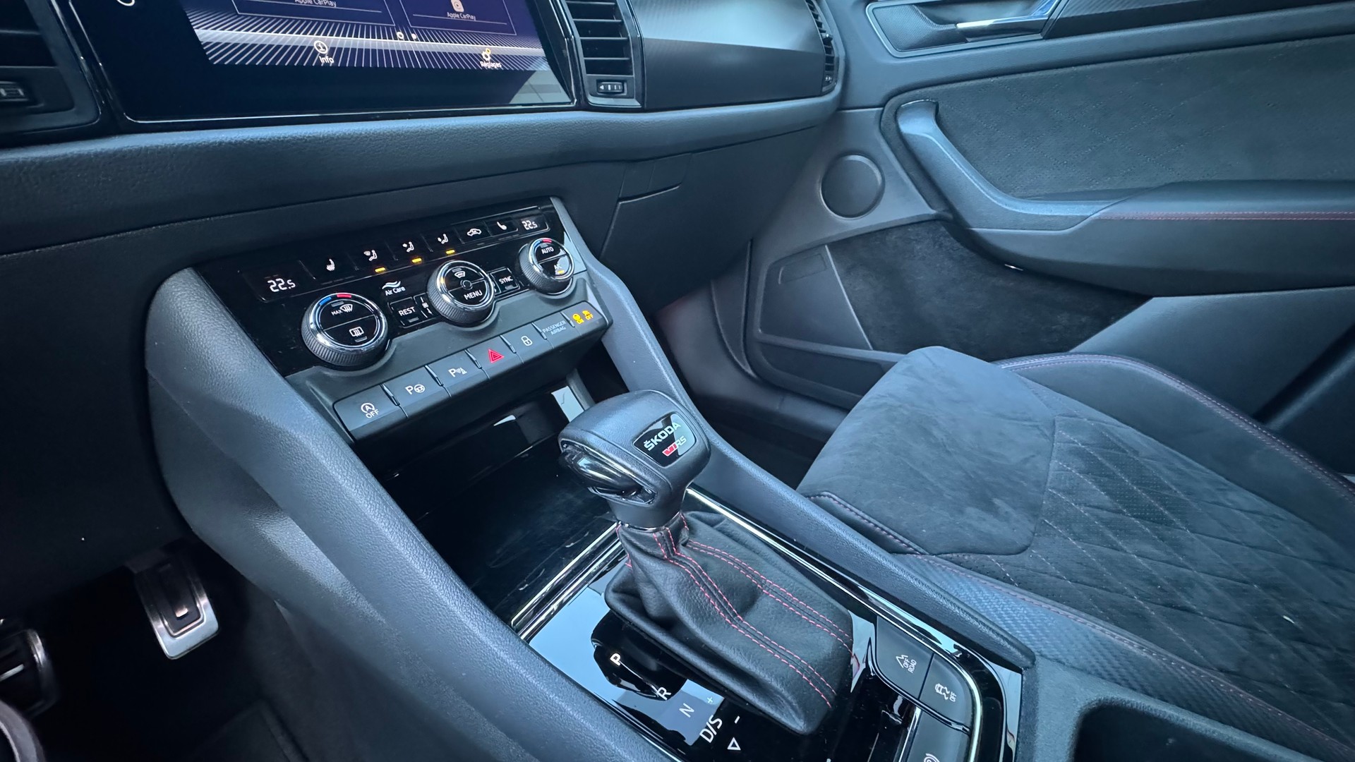 SKODA Kodiaq 2.0 TSI 4x4 RS-image-17