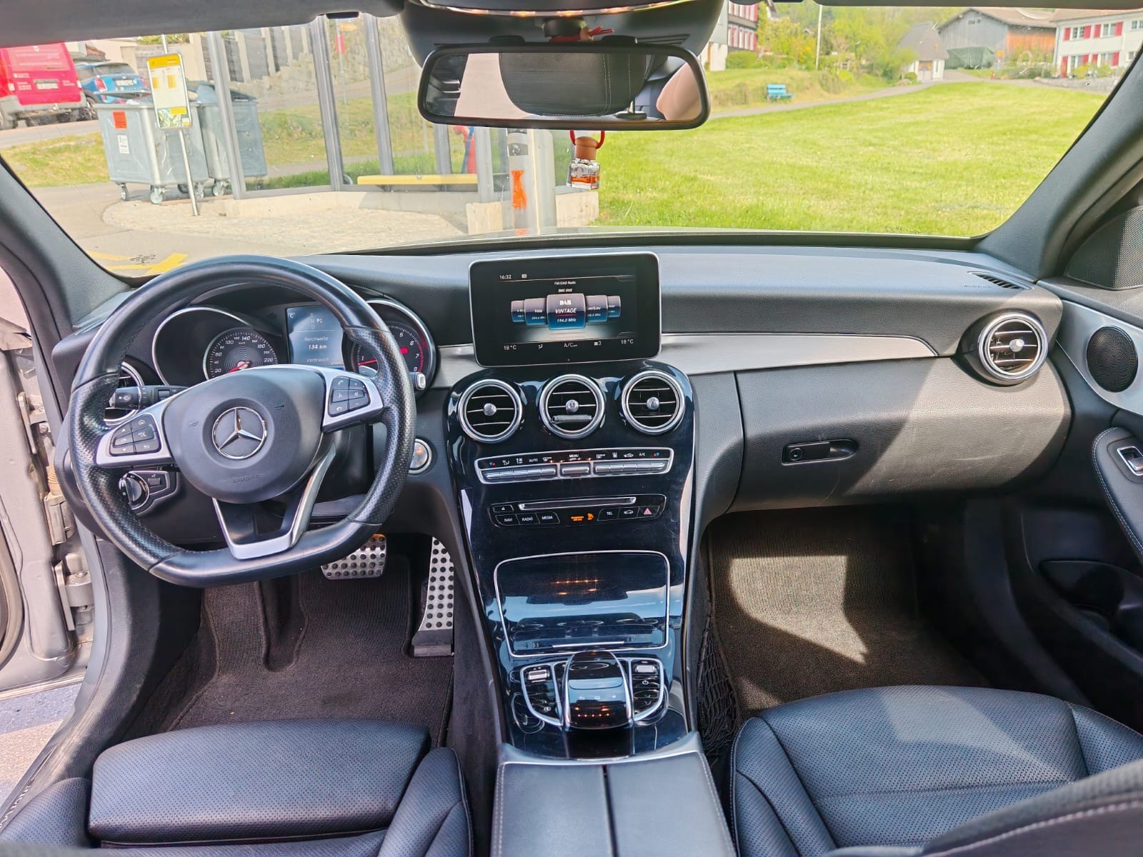 MERCEDES-BENZ C 400 4matic-image-3