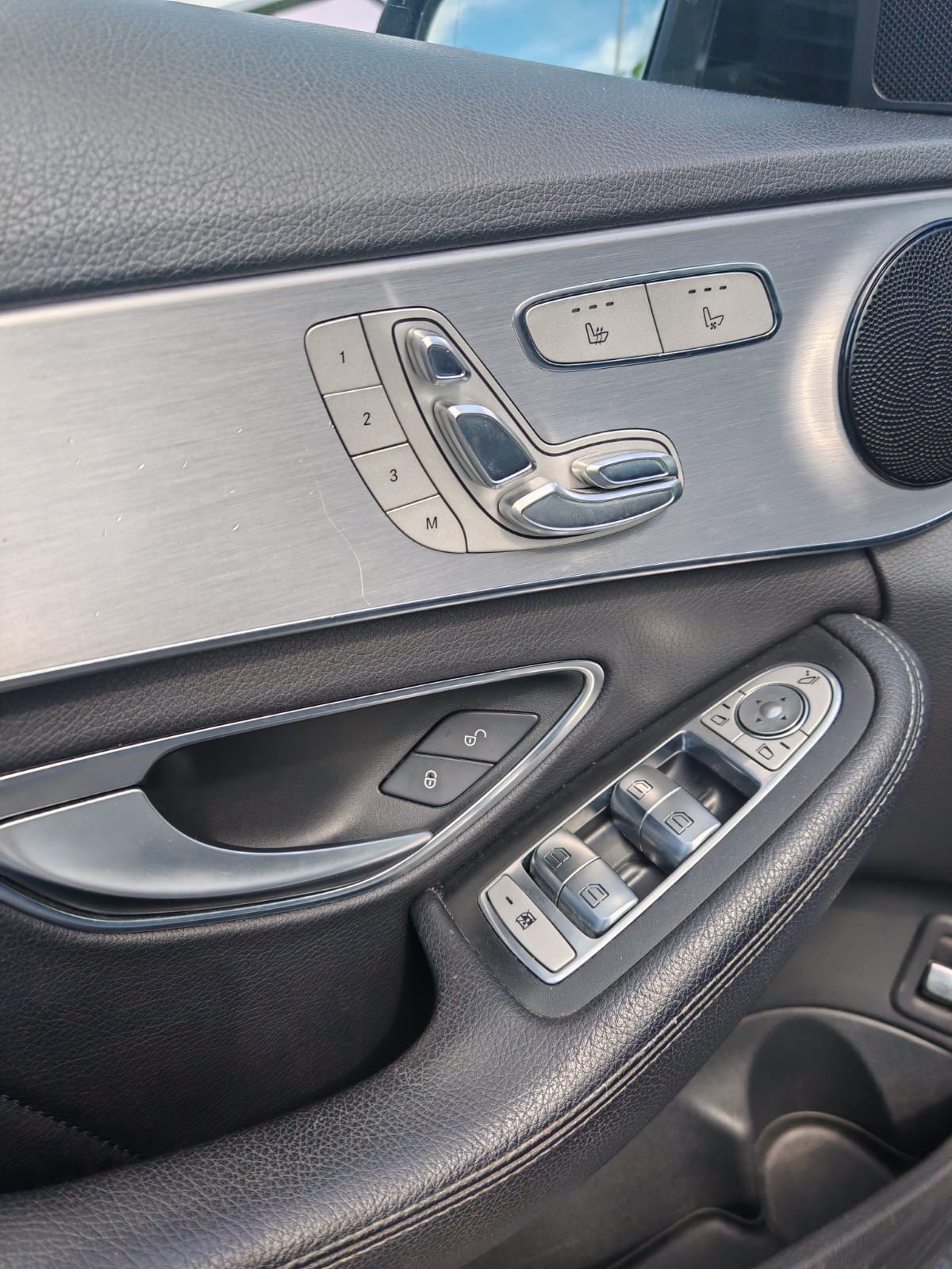 MERCEDES-BENZ C 400 4matic-image-5