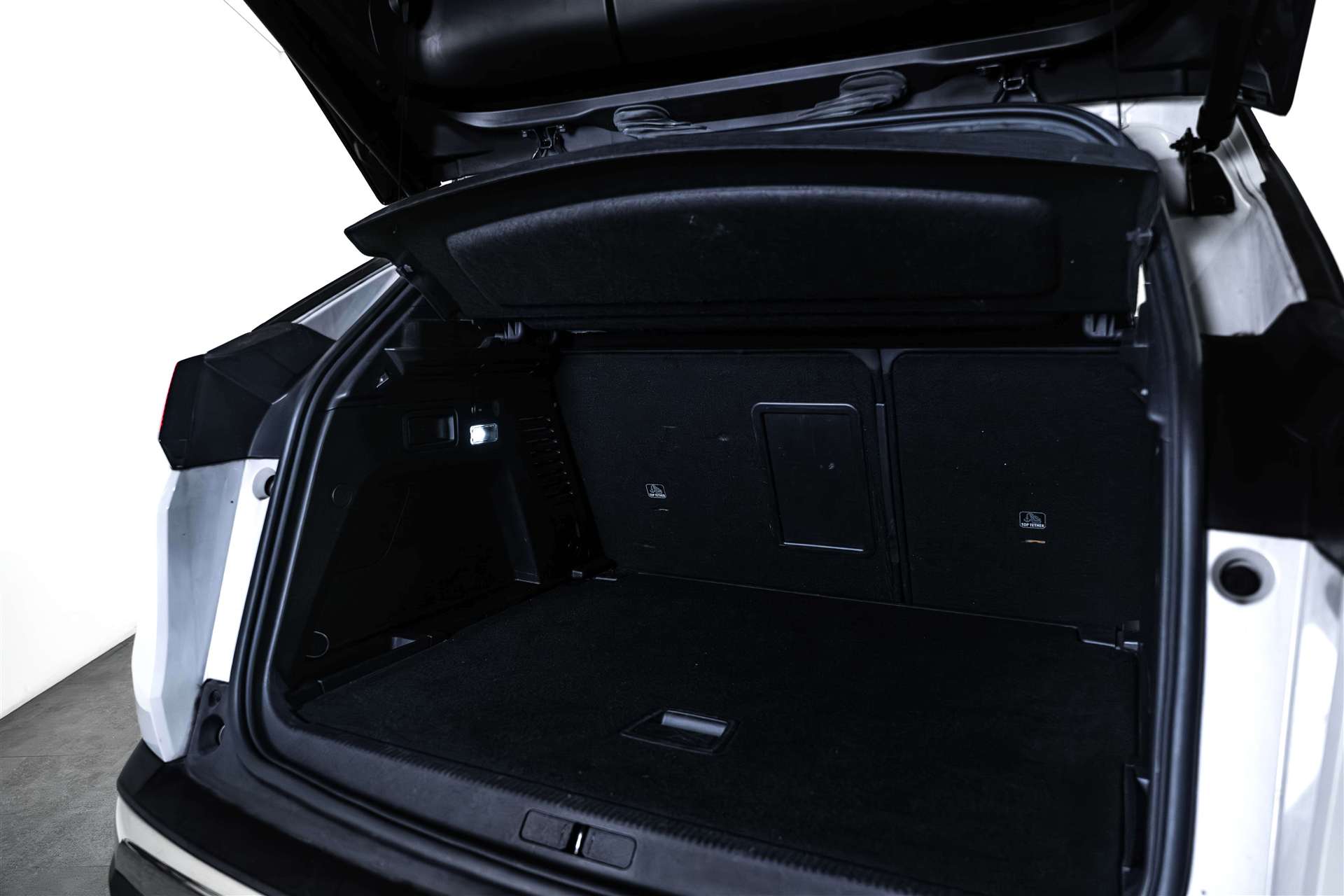 PEUGEOT 3008 2.0 BlueHDi GT EAT-image-4