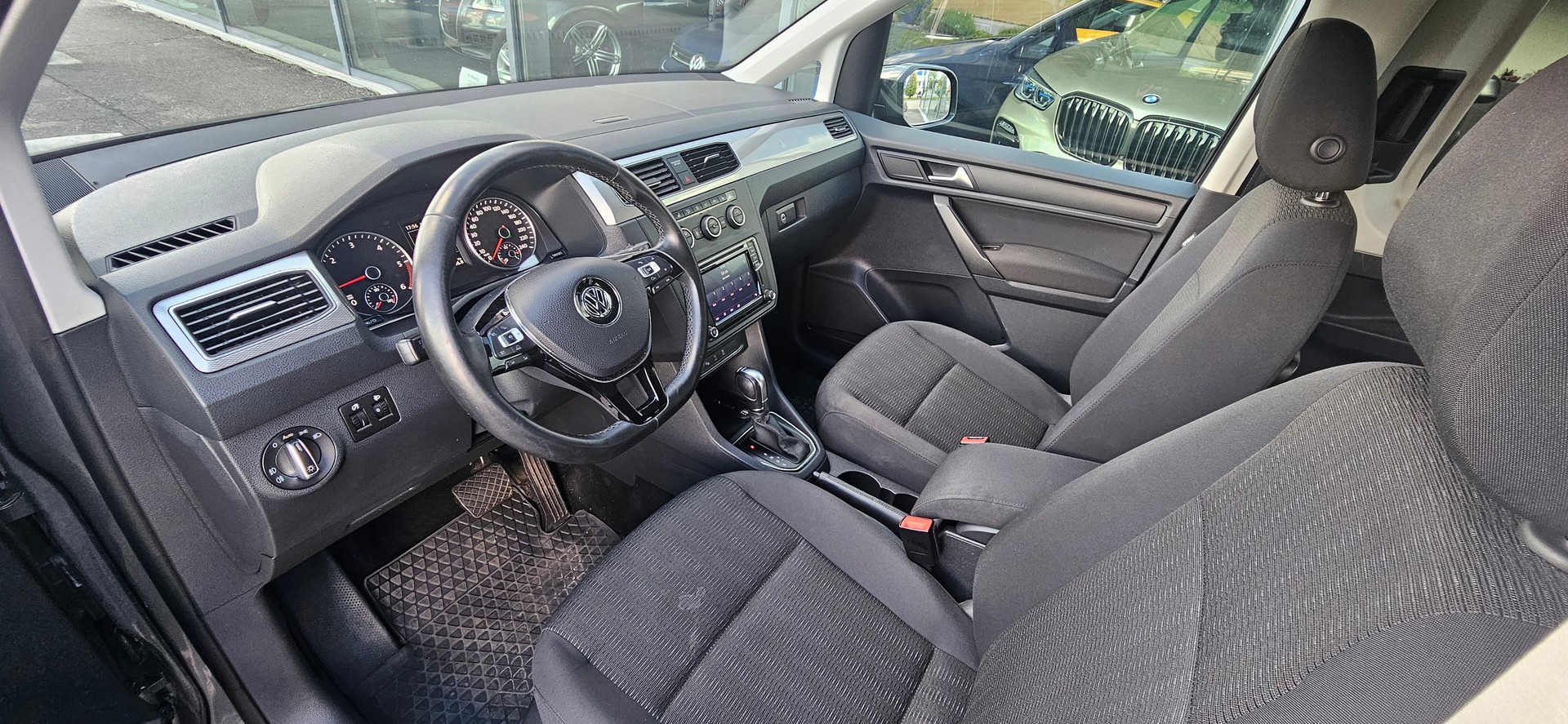 VW Caddy 2.0 TDI Liberty 4M 4Motion DSG-image-7