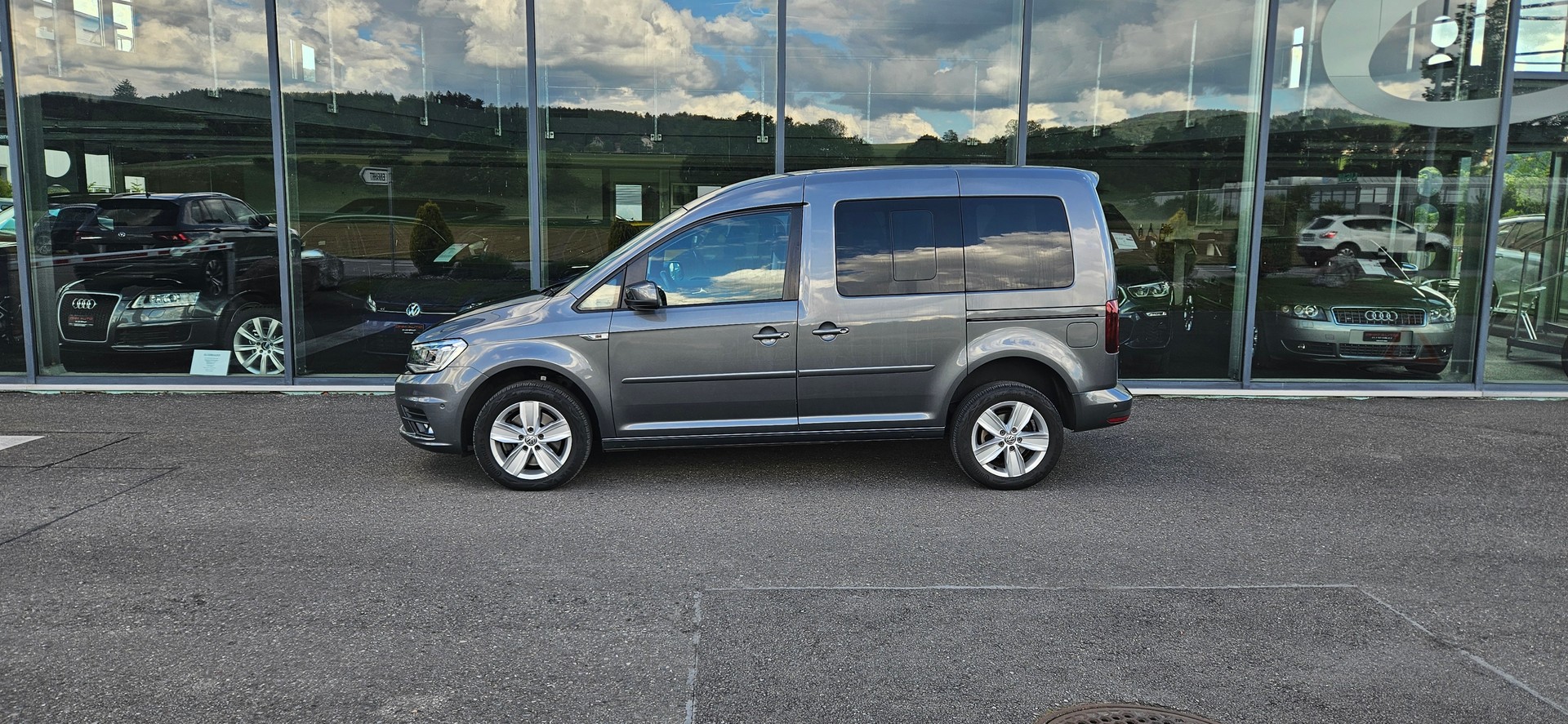 VW Caddy 2.0 TDI Liberty 4M 4Motion DSG-image-0