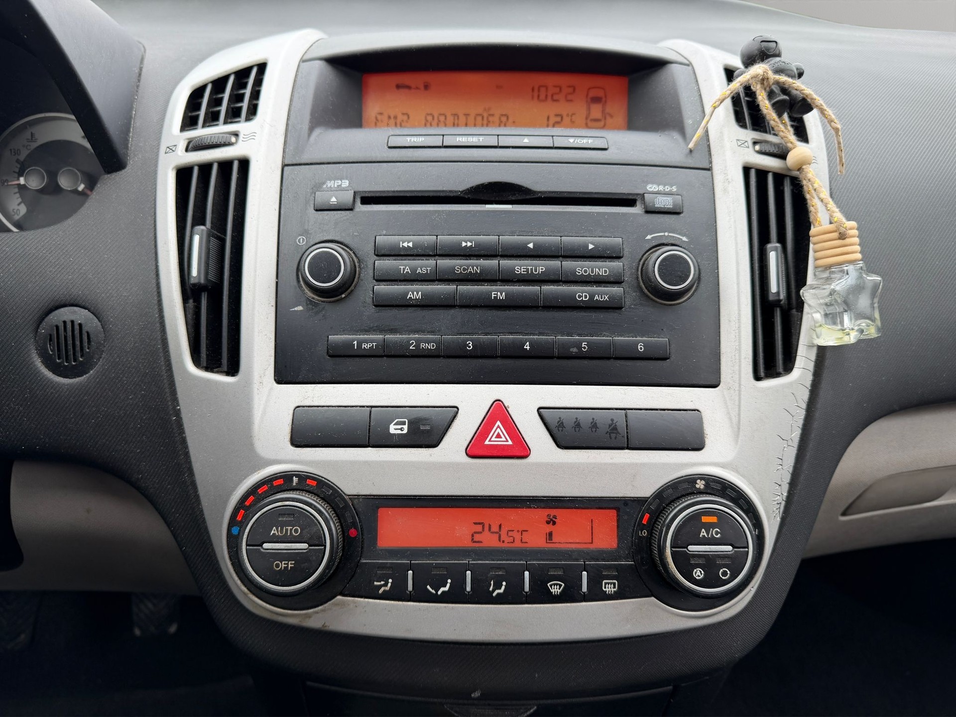 KIA Cee'd 1.6 16V Trend-image-12