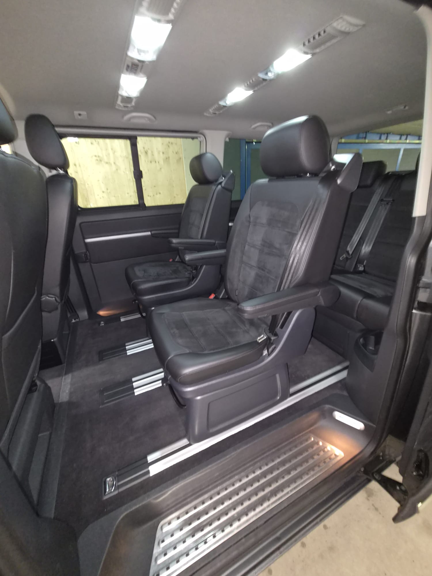VW T6 Multivan 2.0 Bi-TDI Highline 4Motion-image-22