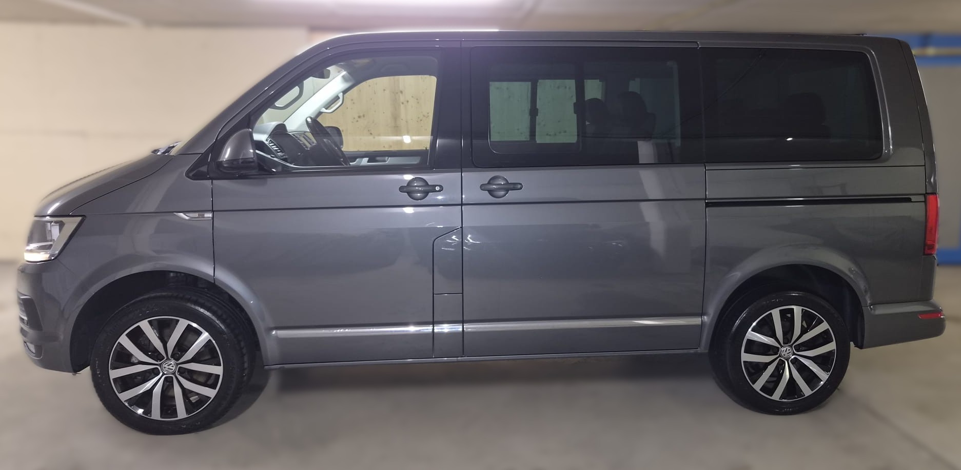 VW T6 Multivan 2.0 Bi-TDI Highline 4Motion-image-5