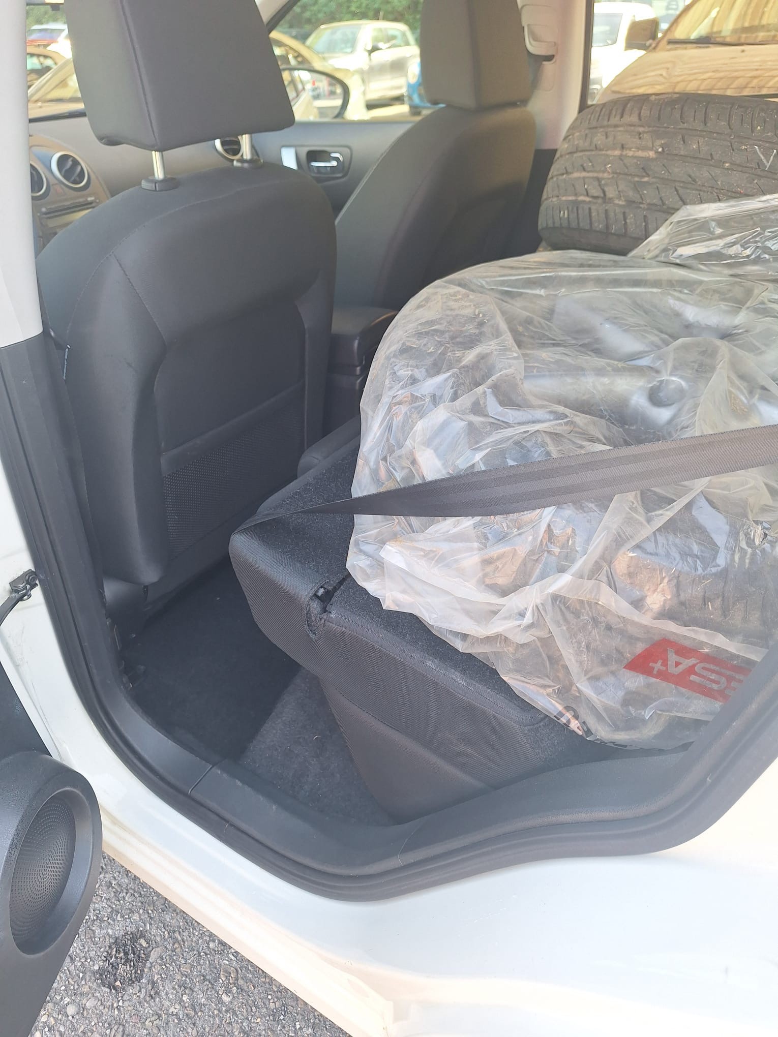 NISSAN Qashqai 2.0 4WD visia-image-15