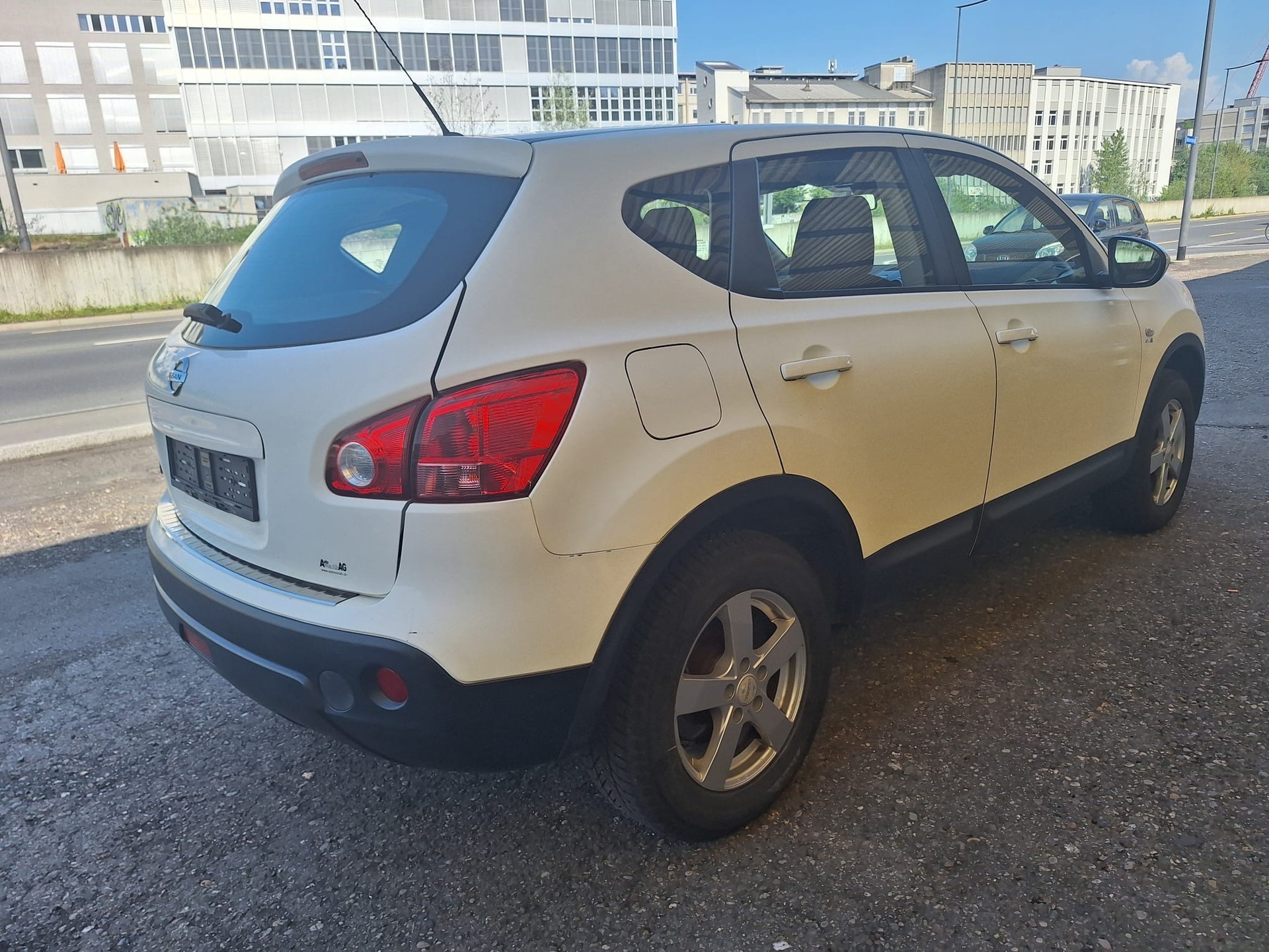 NISSAN Qashqai 2.0 4WD visia-image-3