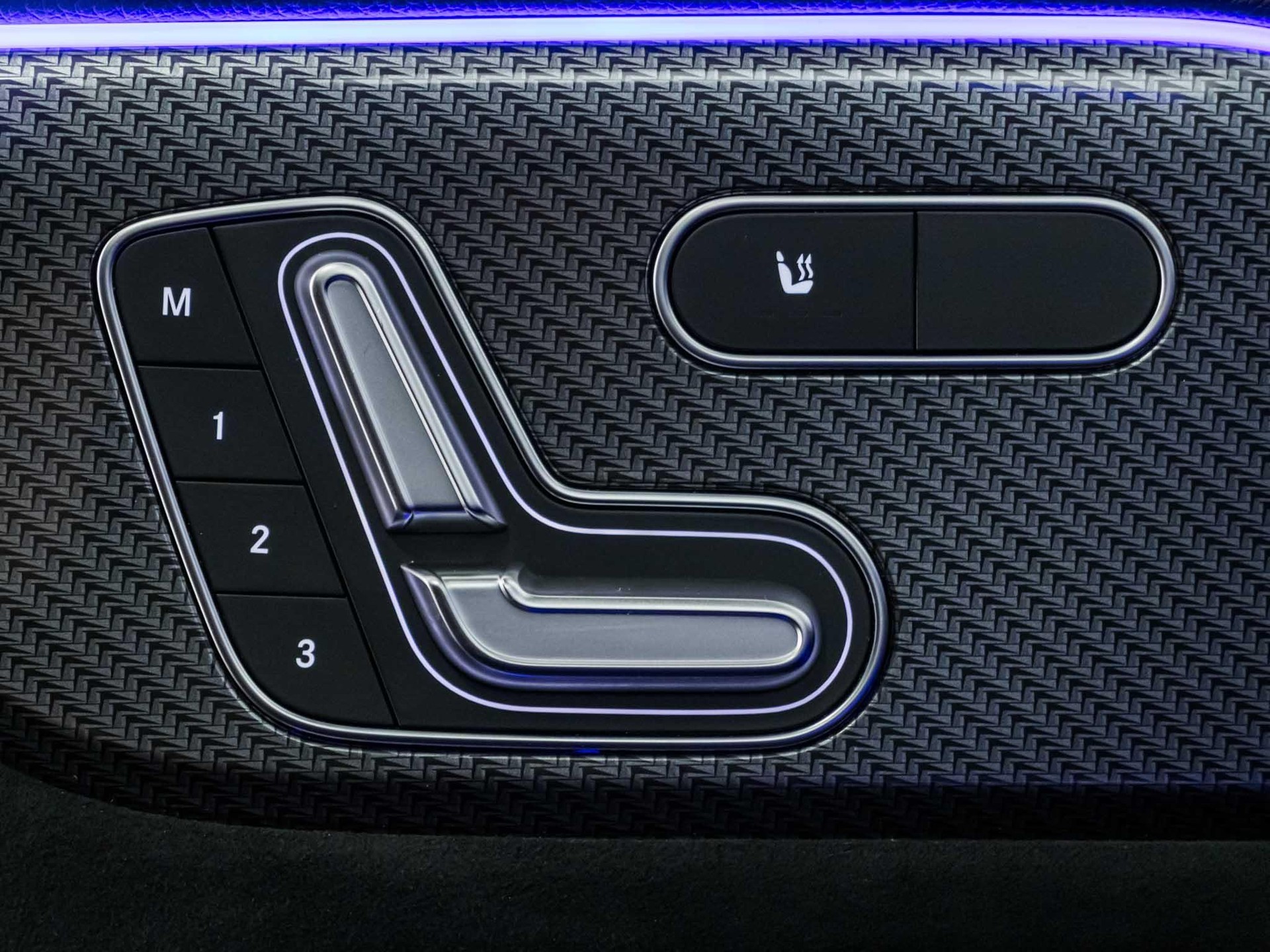 MERCEDES-BENZ GLB 220 4MATIC-image-12