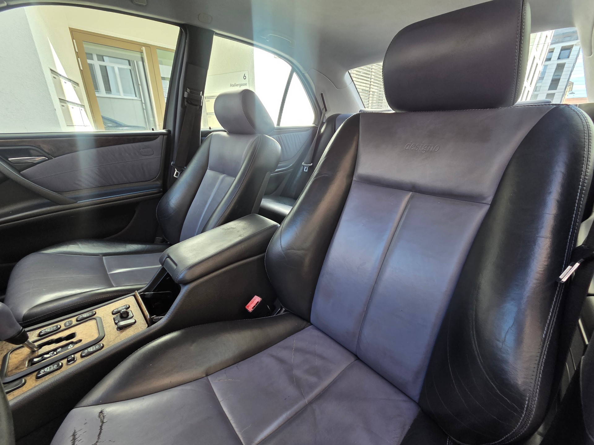 MERCEDES-BENZ E 320 Avantgarde Automatic-image-11