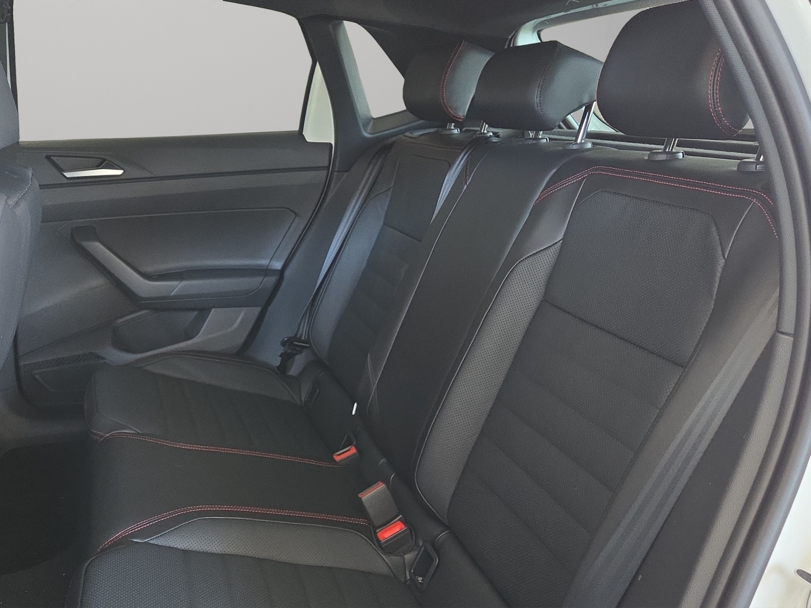 VW Polo 2.0 TSI GTI DSG-image-8