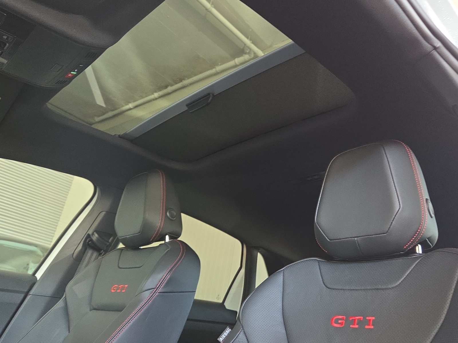 VW Polo 2.0 TSI GTI DSG-image-9