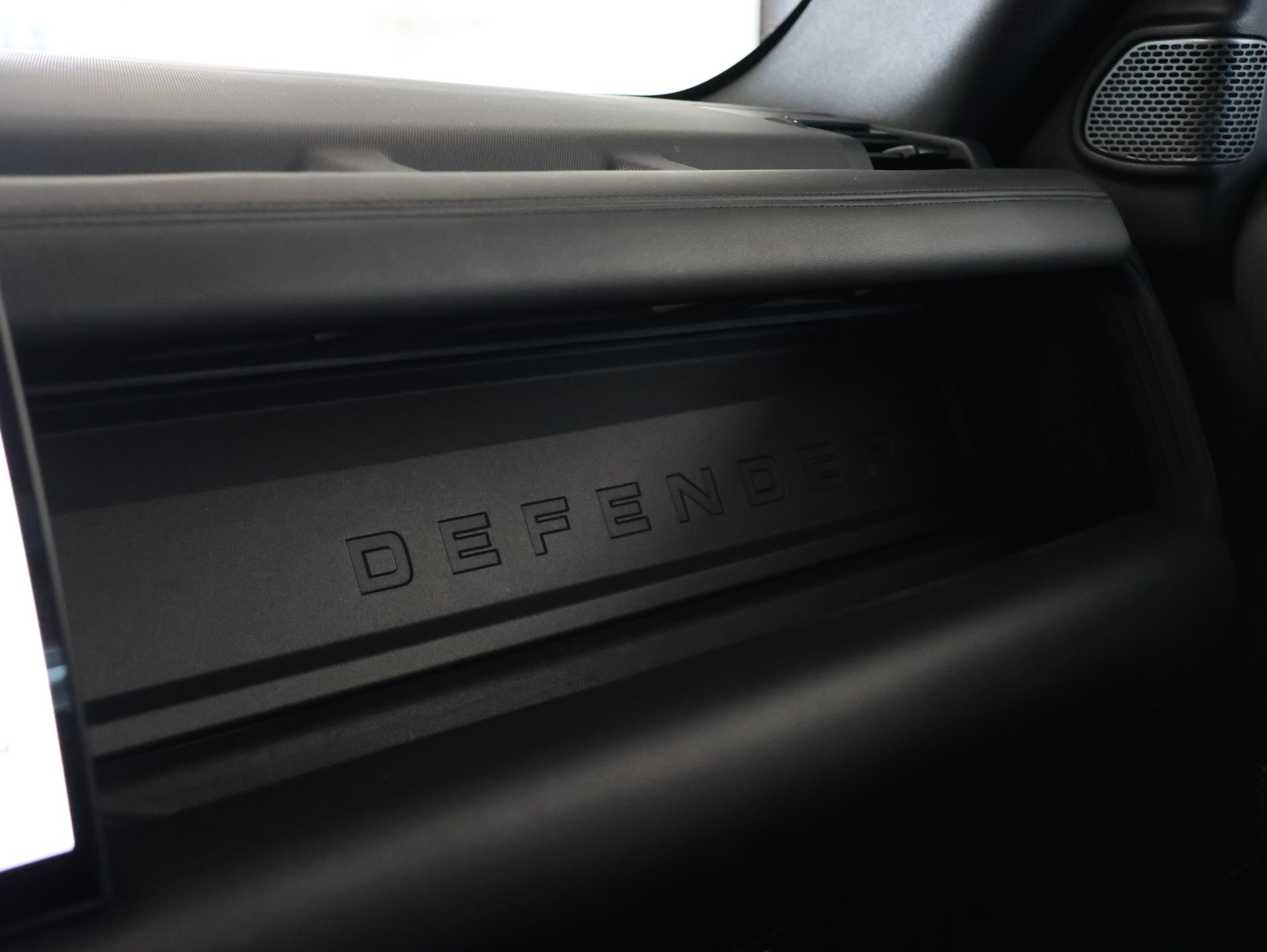LAND ROVER Defender 110 525 V8 5.0 AT8 *Panorama* *Meridian* *360 Kamera*-image-33