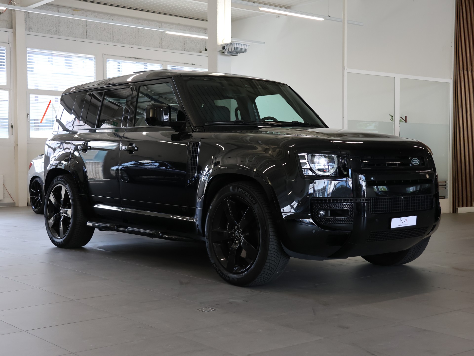LAND ROVER Defender 110 525 V8 5.0 AT8 *Panorama* *Meridian* *360 Kamera*-showroom-element-1
