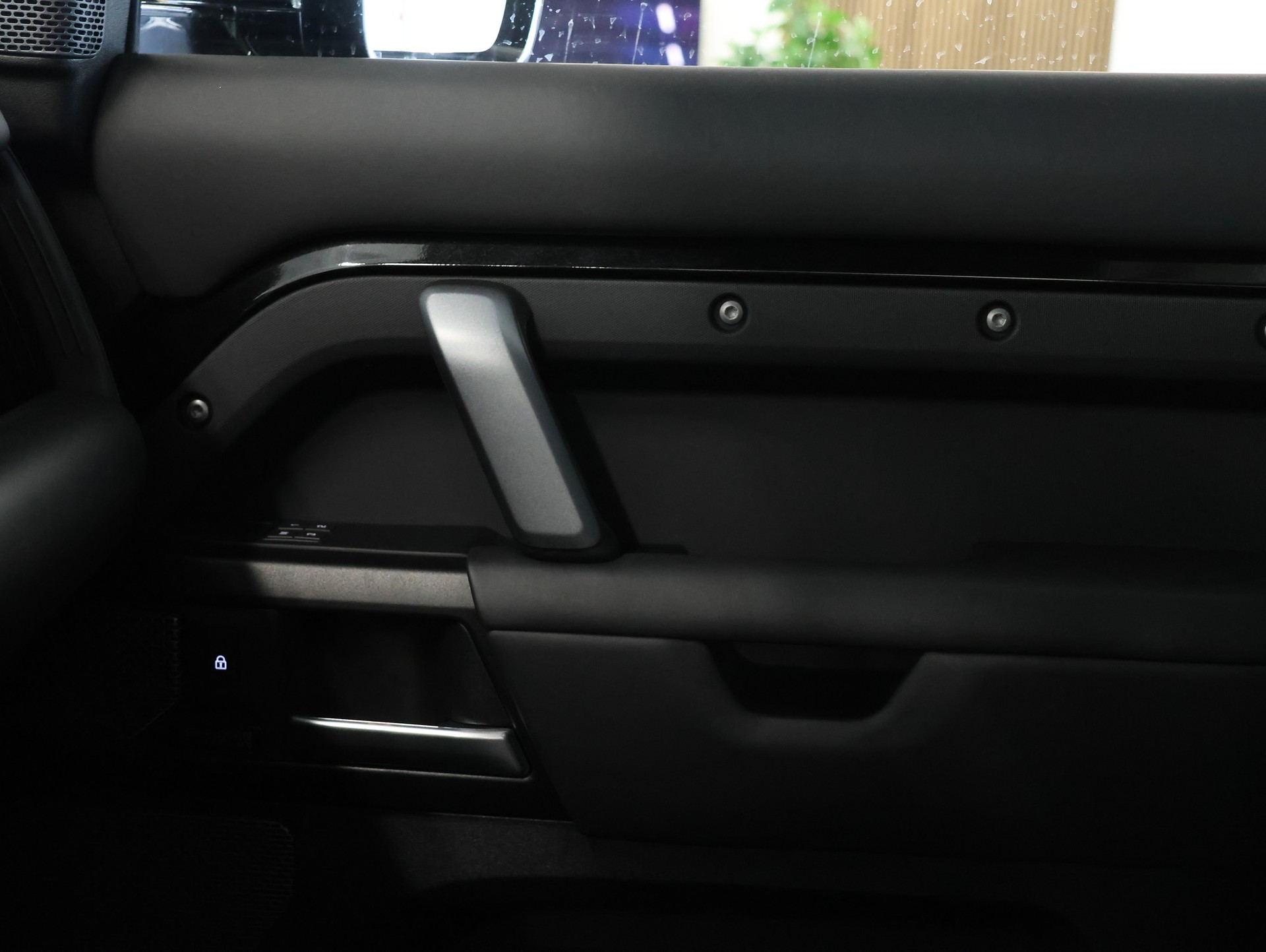 LAND ROVER Defender 110 525 V8 5.0 AT8 *Panorama* *Meridian* *360 Kamera*-image-34