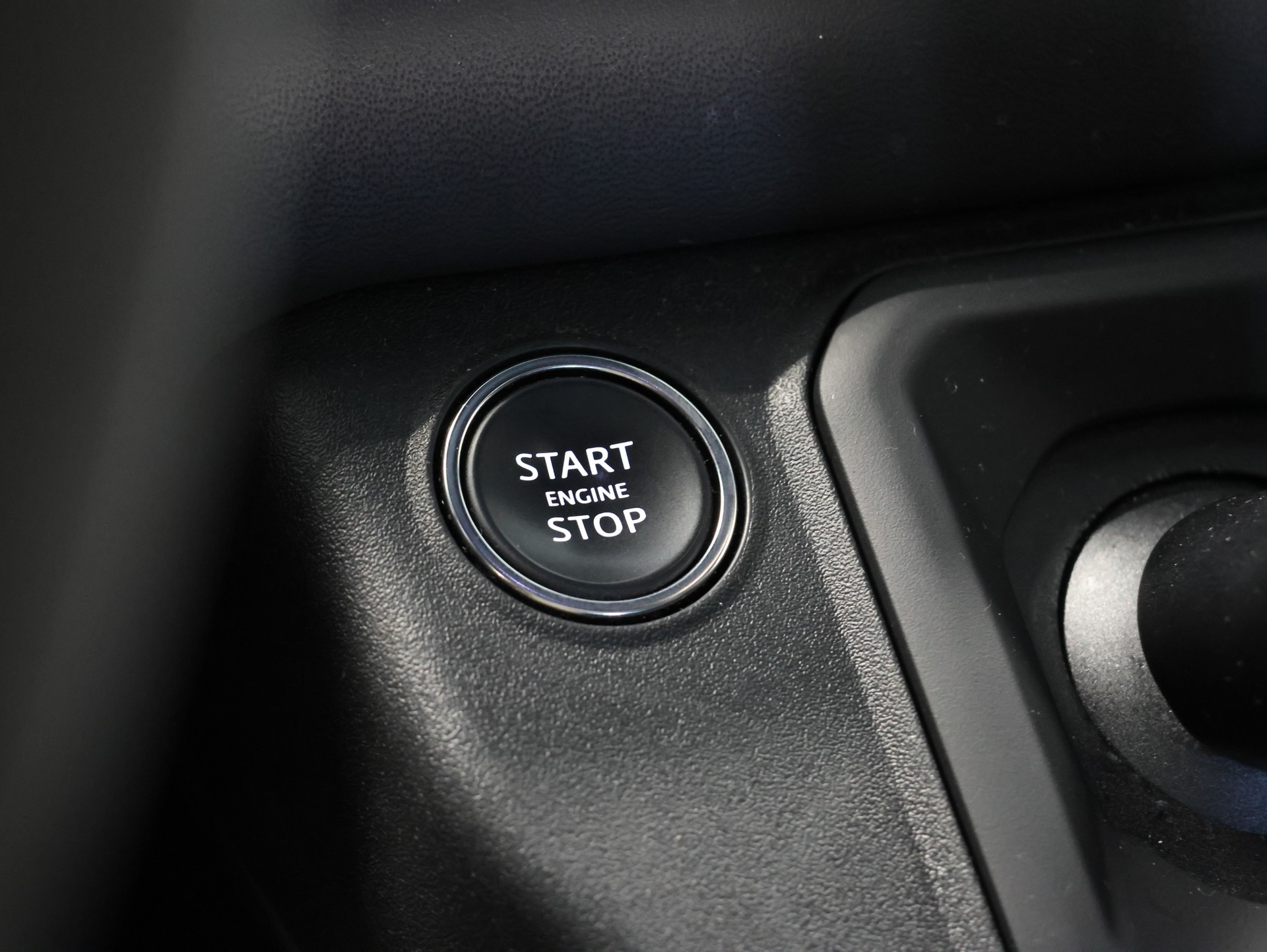 LAND ROVER Defender 110 525 V8 5.0 AT8 *Panorama* *Meridian* *360 Kamera*-image-31