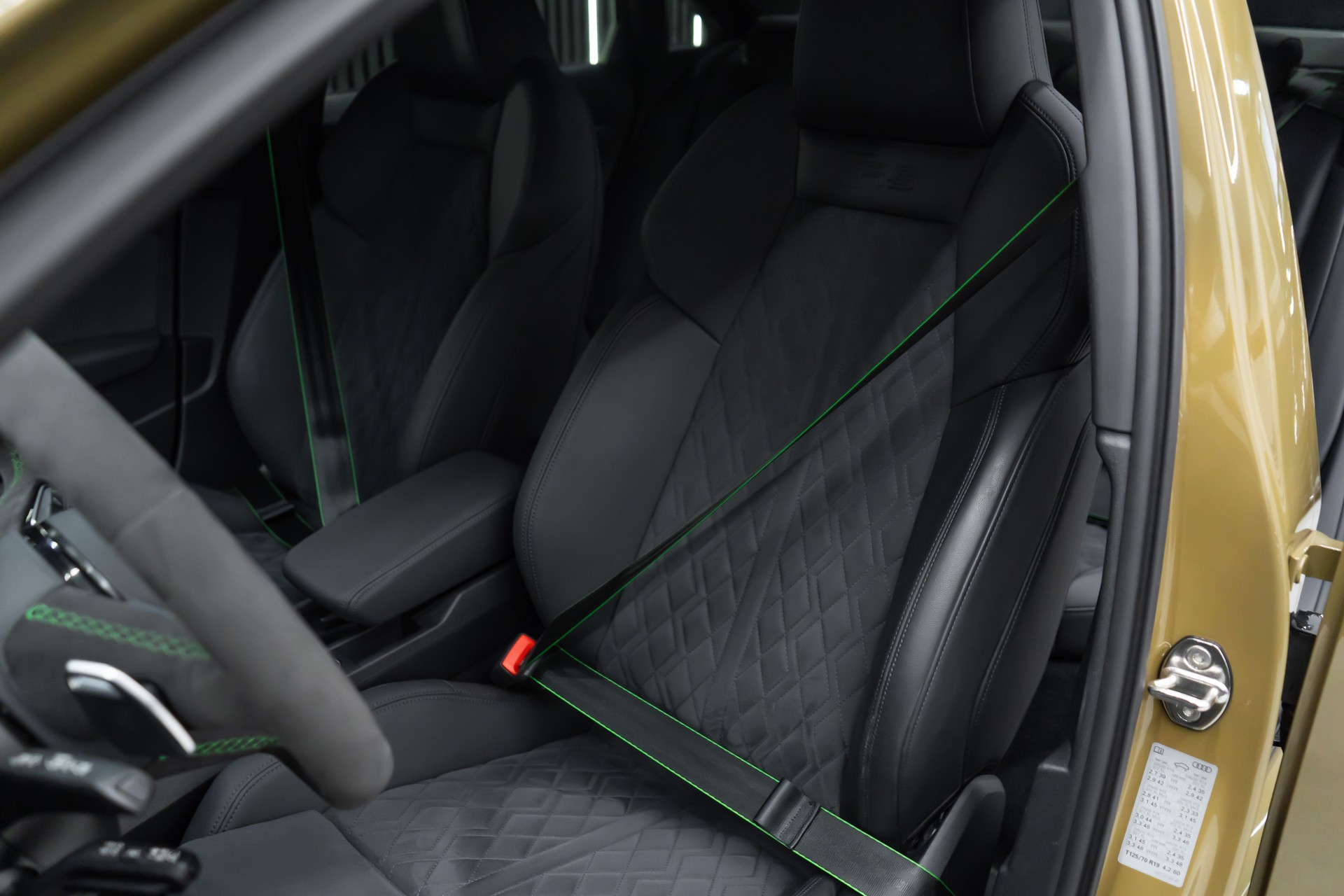 AUDI RS3 LIMOUSINE 2.5 TSI QUATTRO S-TRONIC / OLIVEGRÜN / GARANTIE-image-18