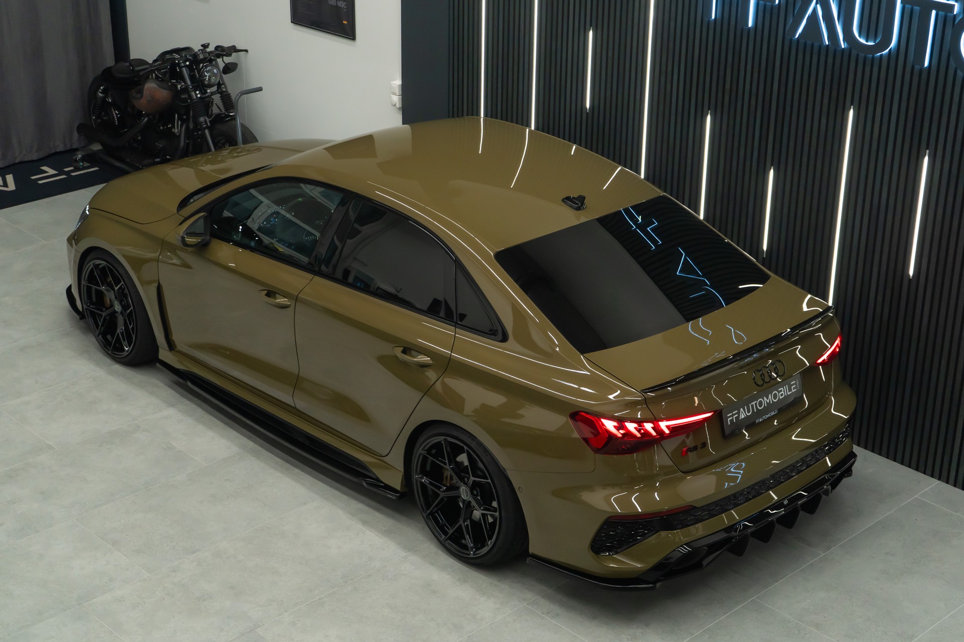 AUDI RS3 LIMOUSINE 2.5 TSI QUATTRO S-TRONIC / OLIVEGRÜN / GARANTIE-image-17