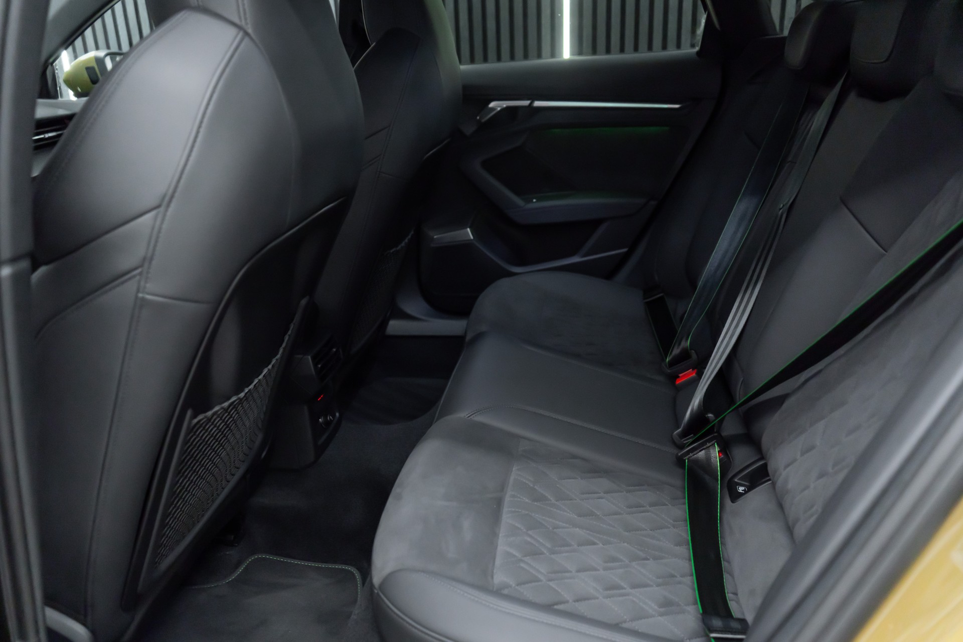 AUDI RS3 LIMOUSINE 2.5 TSI QUATTRO S-TRONIC / OLIVEGRÜN / GARANTIE-image-29