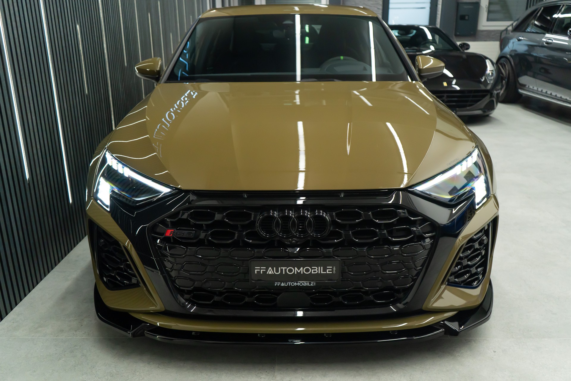 AUDI RS3 LIMOUSINE 2.5 TSI QUATTRO S-TRONIC / OLIVEGRÜN / GARANTIE-image-4
