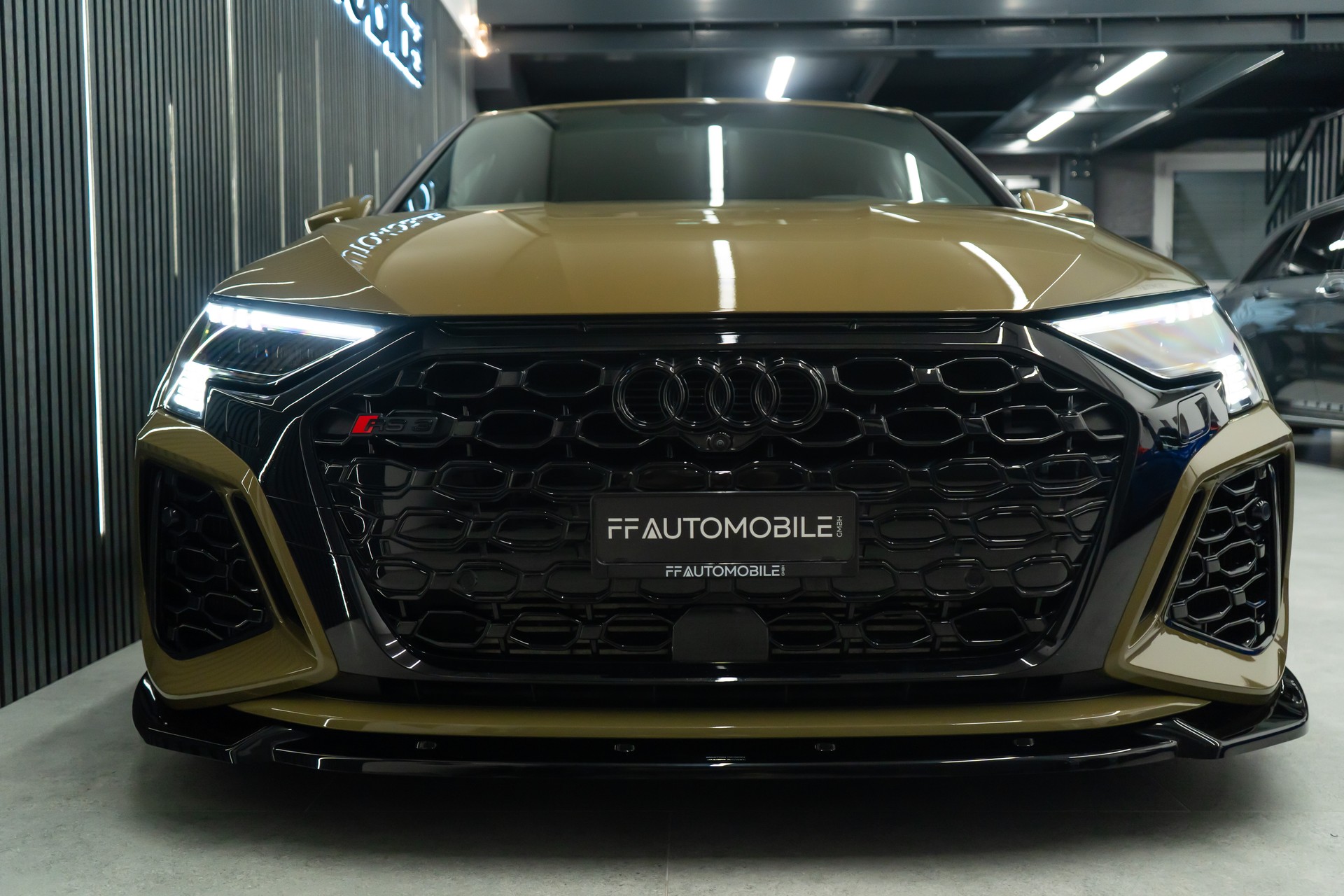 AUDI RS3 LIMOUSINE 2.5 TSI QUATTRO S-TRONIC / OLIVEGRÜN / GARANTIE-image-5