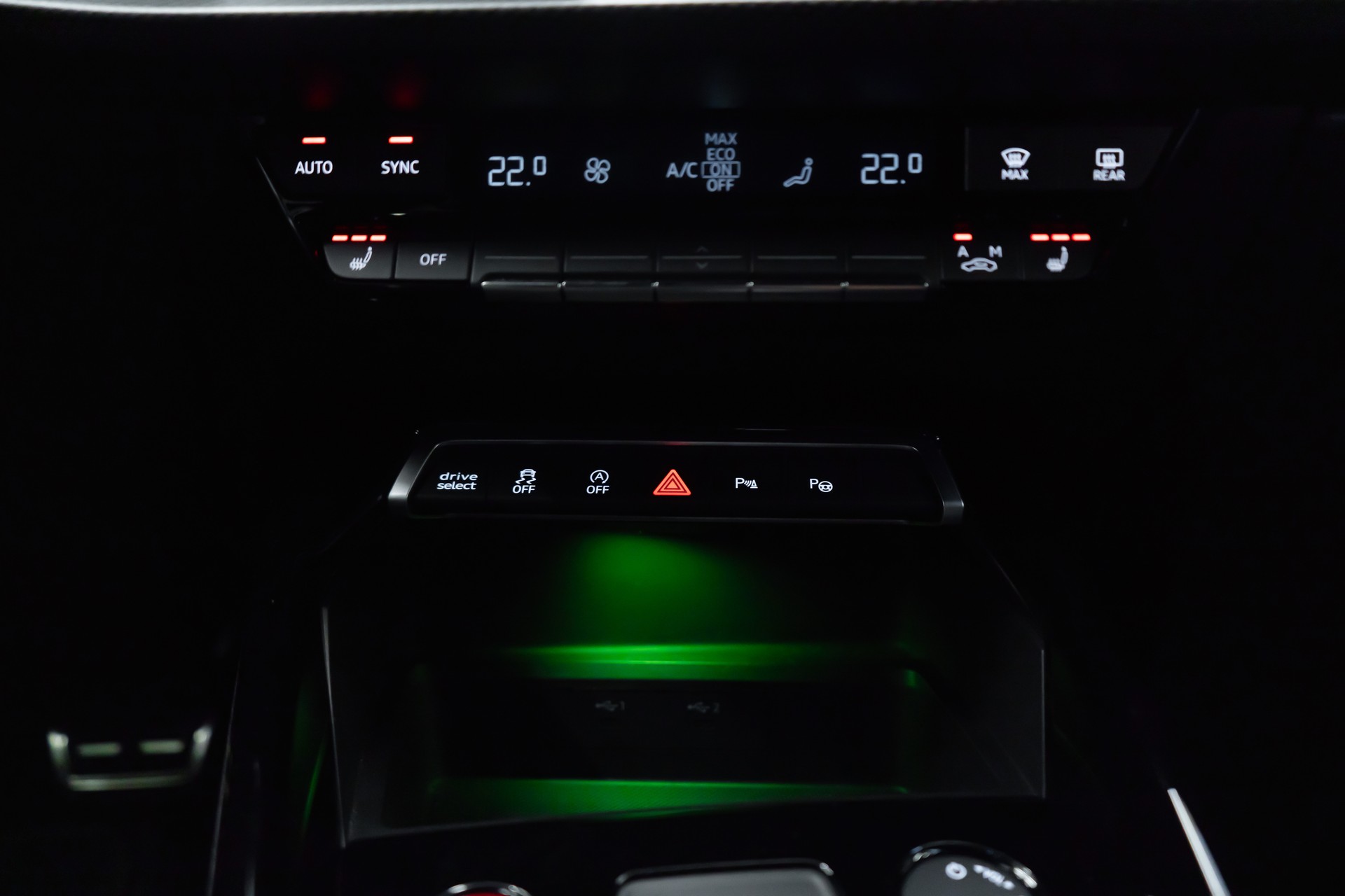 AUDI RS3 LIMOUSINE 2.5 TSI QUATTRO S-TRONIC / OLIVEGRÜN / GARANTIE-image-26
