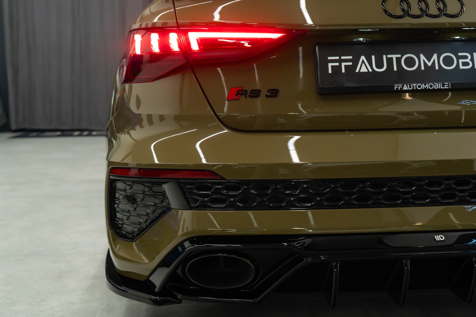 AUDI RS3 LIMOUSINE 2.5 TSI QUATTRO S-TRONIC / OLIVEGRÜN / GARANTIE-image-15
