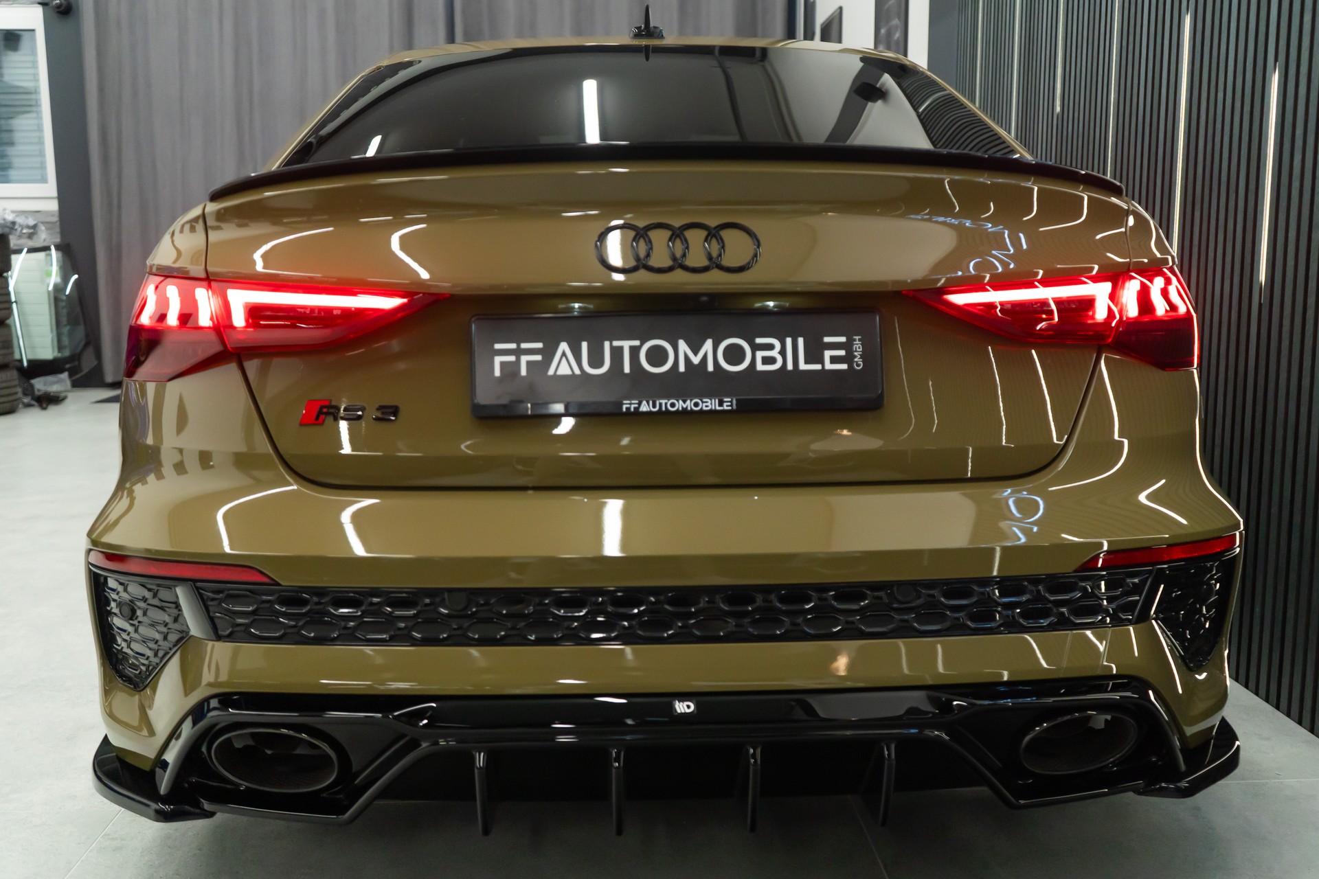 AUDI RS3 LIMOUSINE 2.5 TSI QUATTRO S-TRONIC / OLIVEGRÜN / GARANTIE-image-14