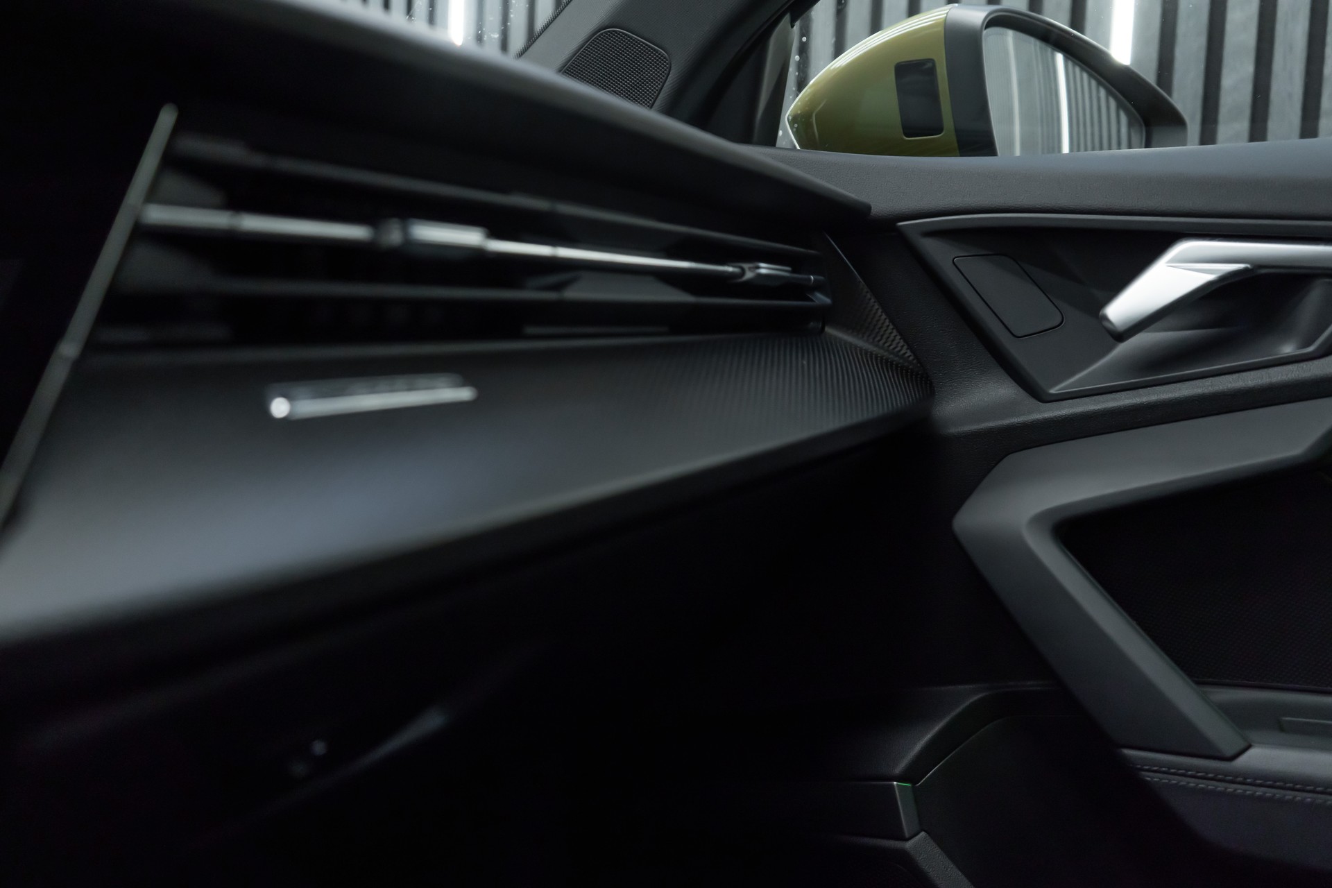AUDI RS3 LIMOUSINE 2.5 TSI QUATTRO S-TRONIC / OLIVEGRÜN / GARANTIE-image-28