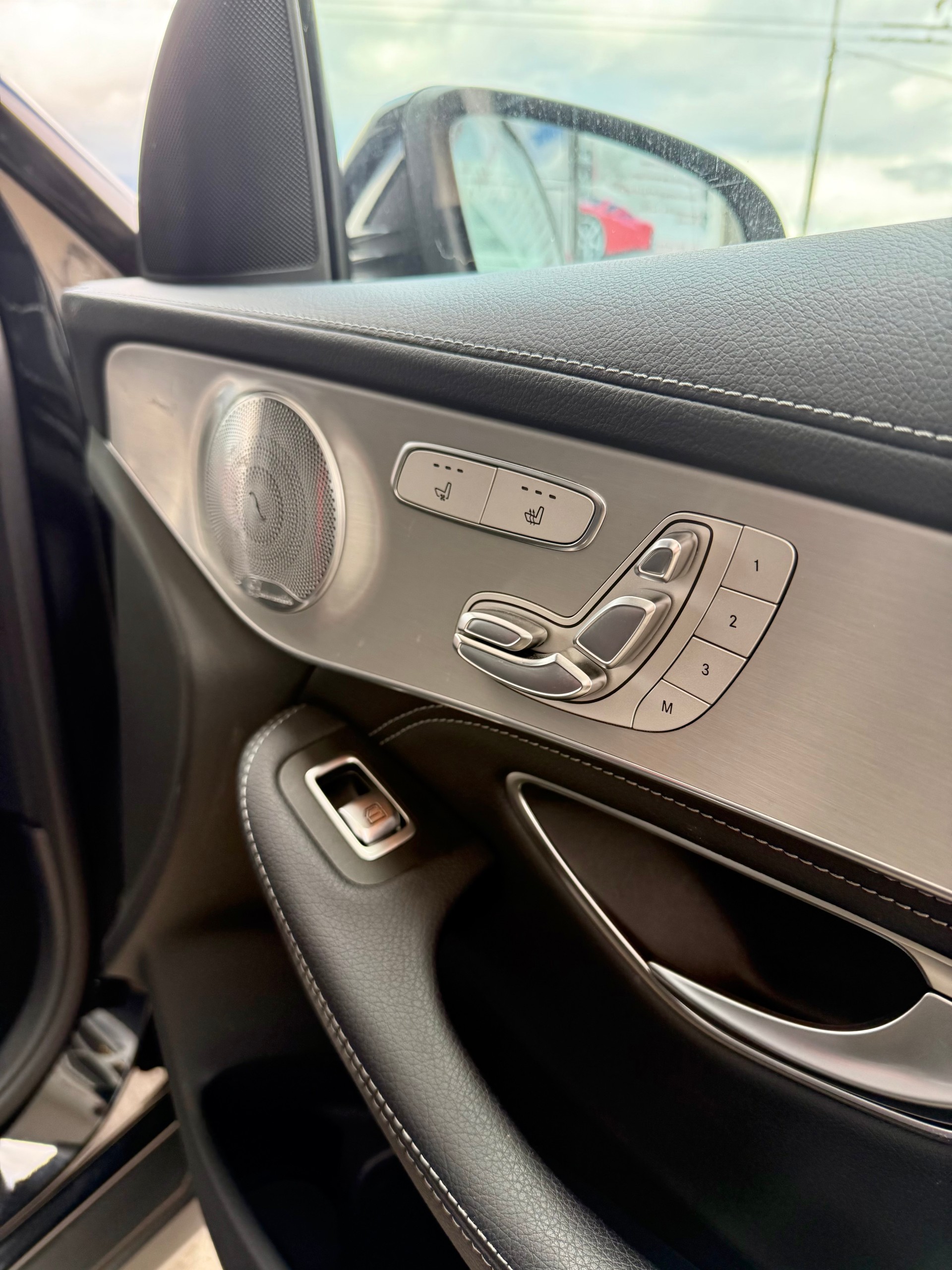 MERCEDES-BENZ GLC 250 d Exclusive 4Matic 9G-Tronic-image-10