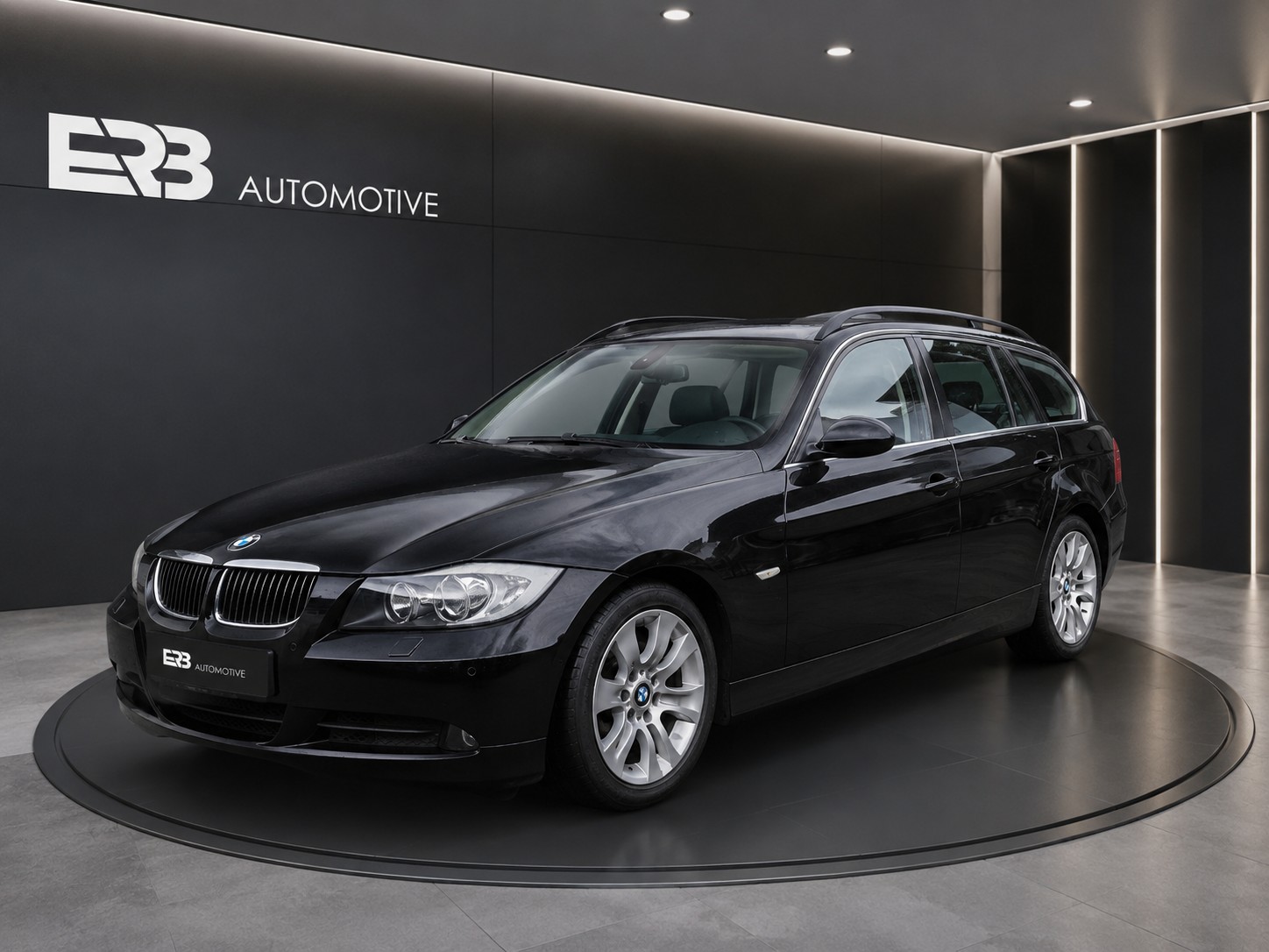 BMW 325xi xDrive Touring-image-0
