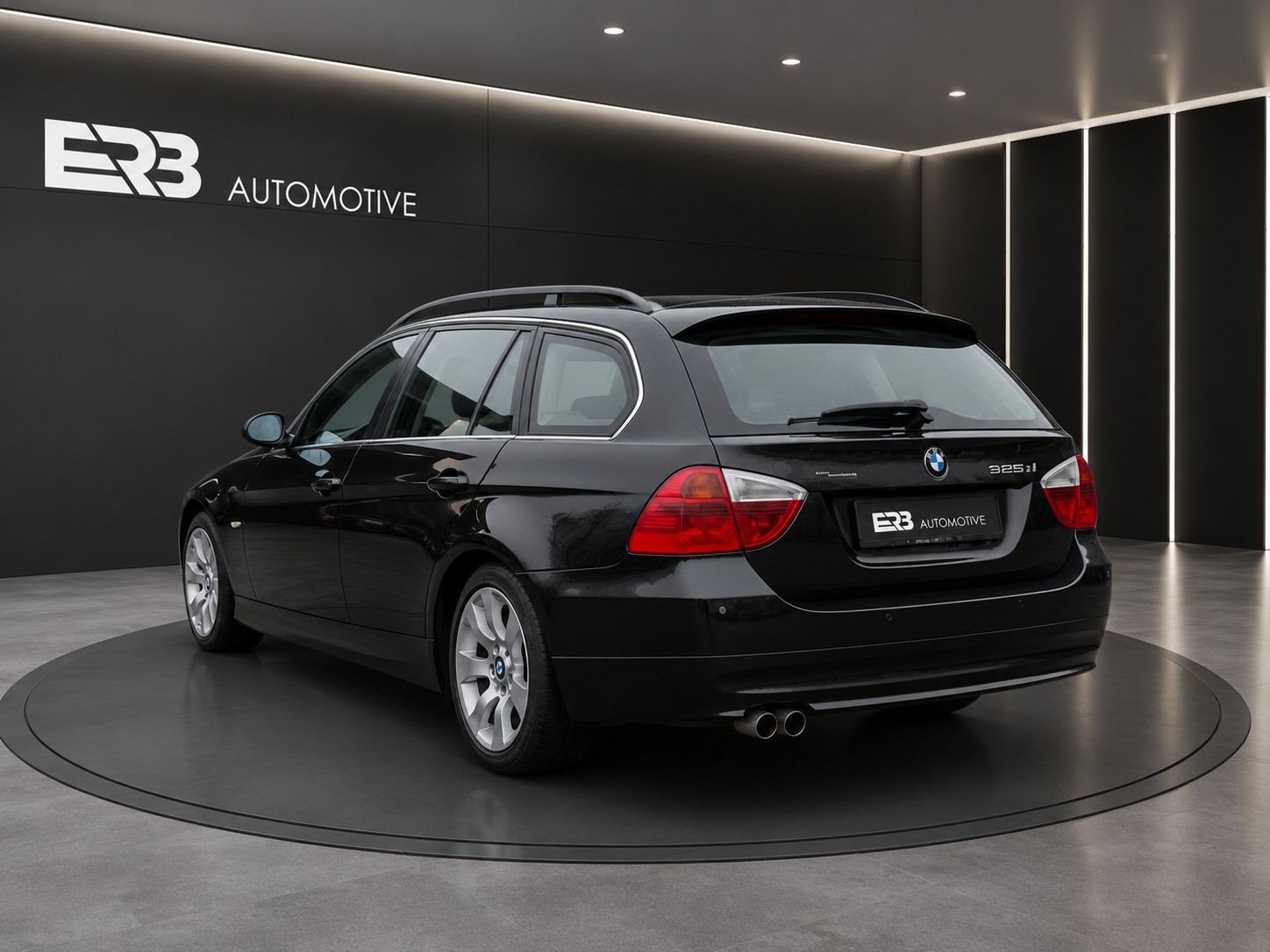 BMW 325xi xDrive Touring-image-2