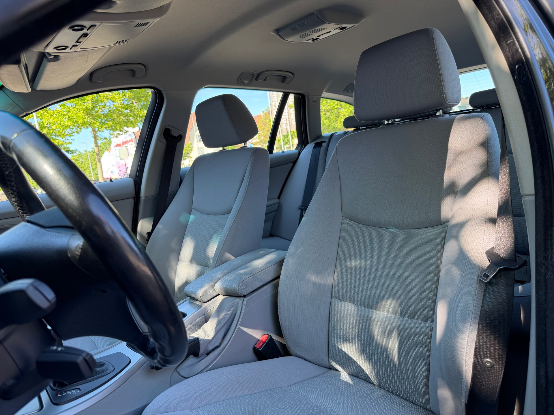 BMW 325xi xDrive Touring-image-7