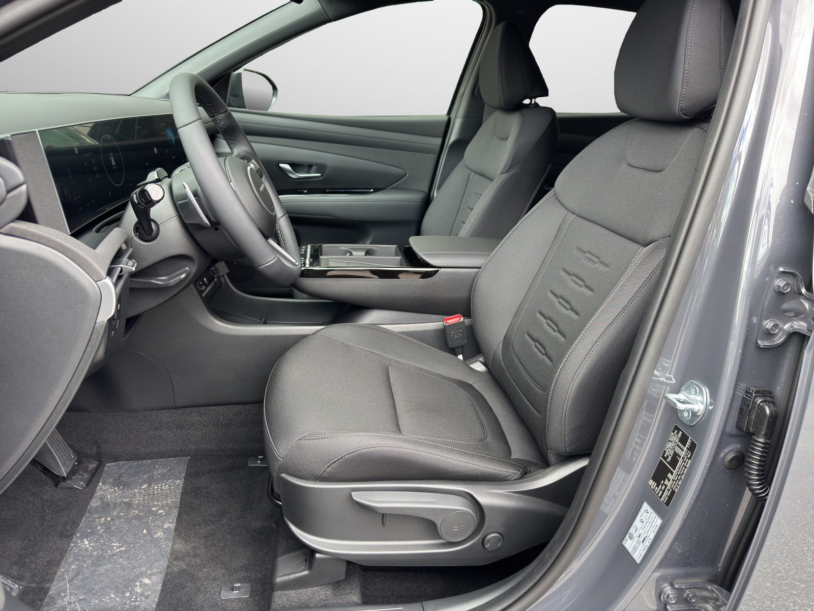 HYUNDAI Tucson 1.6 T-GDi HEV Origo Blackline 4WD MY27-image-5