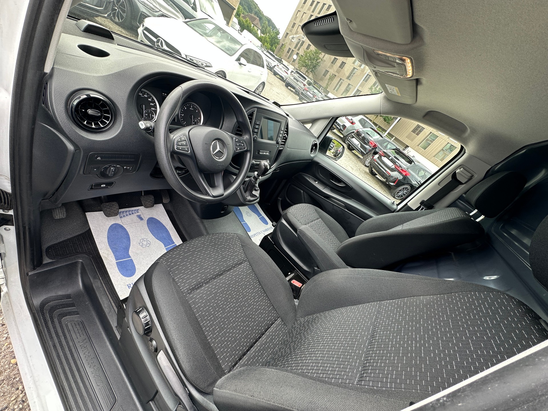 MERCEDES-BENZ Vito 114 CDI Lang FWD Pro-image-10
