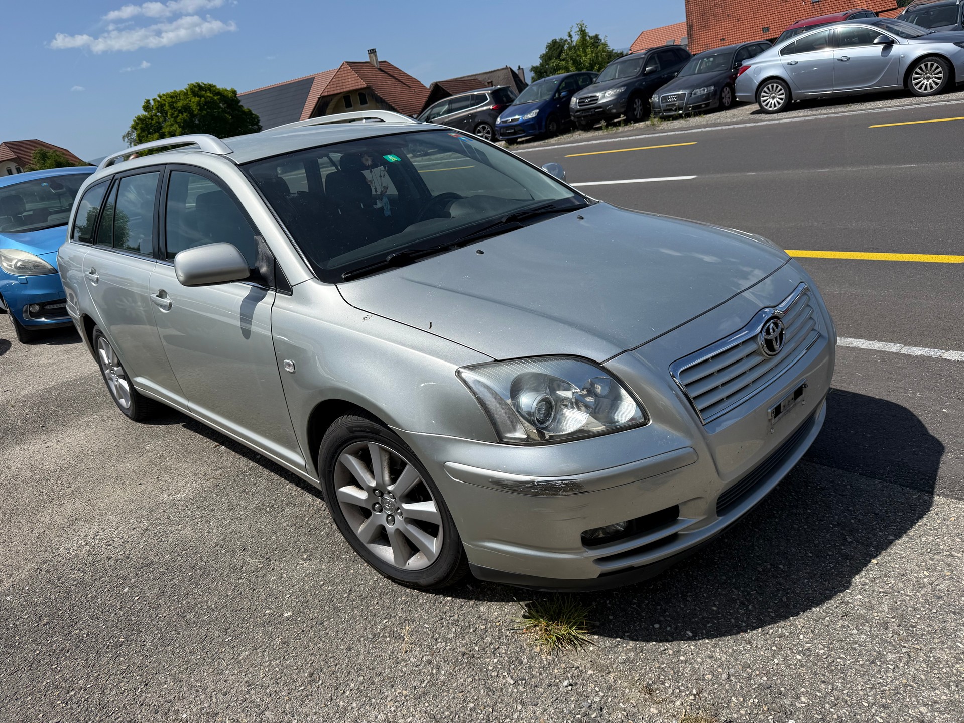 TOYOTA Avensis 2.0D-4 D Linea Sol Sportswagon-image-1