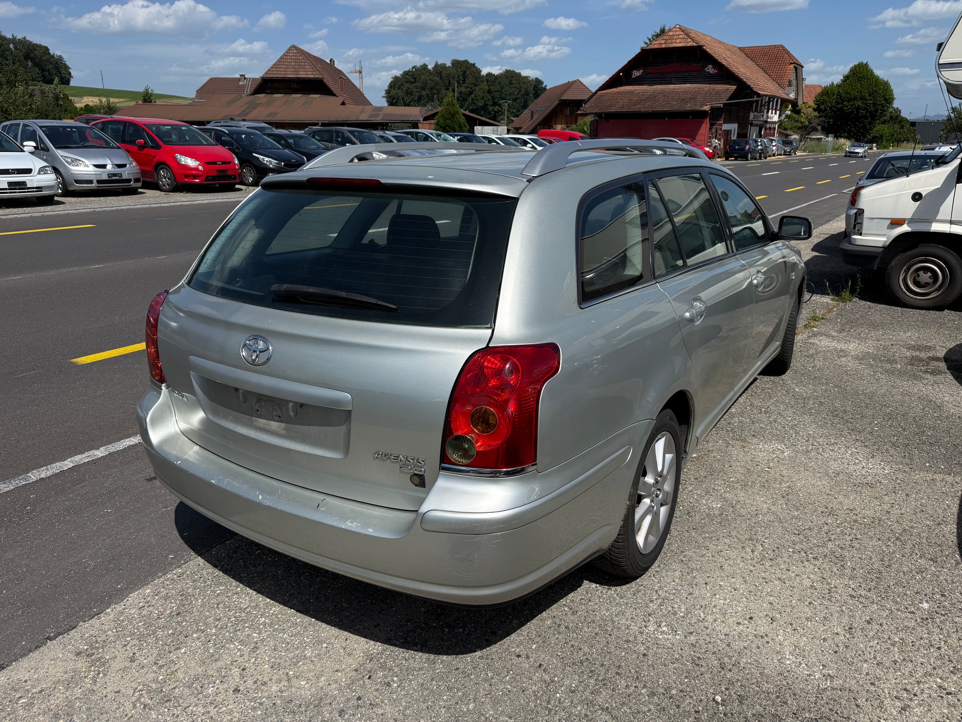 TOYOTA Avensis 2.0D-4 D Linea Sol Sportswagon-image-4