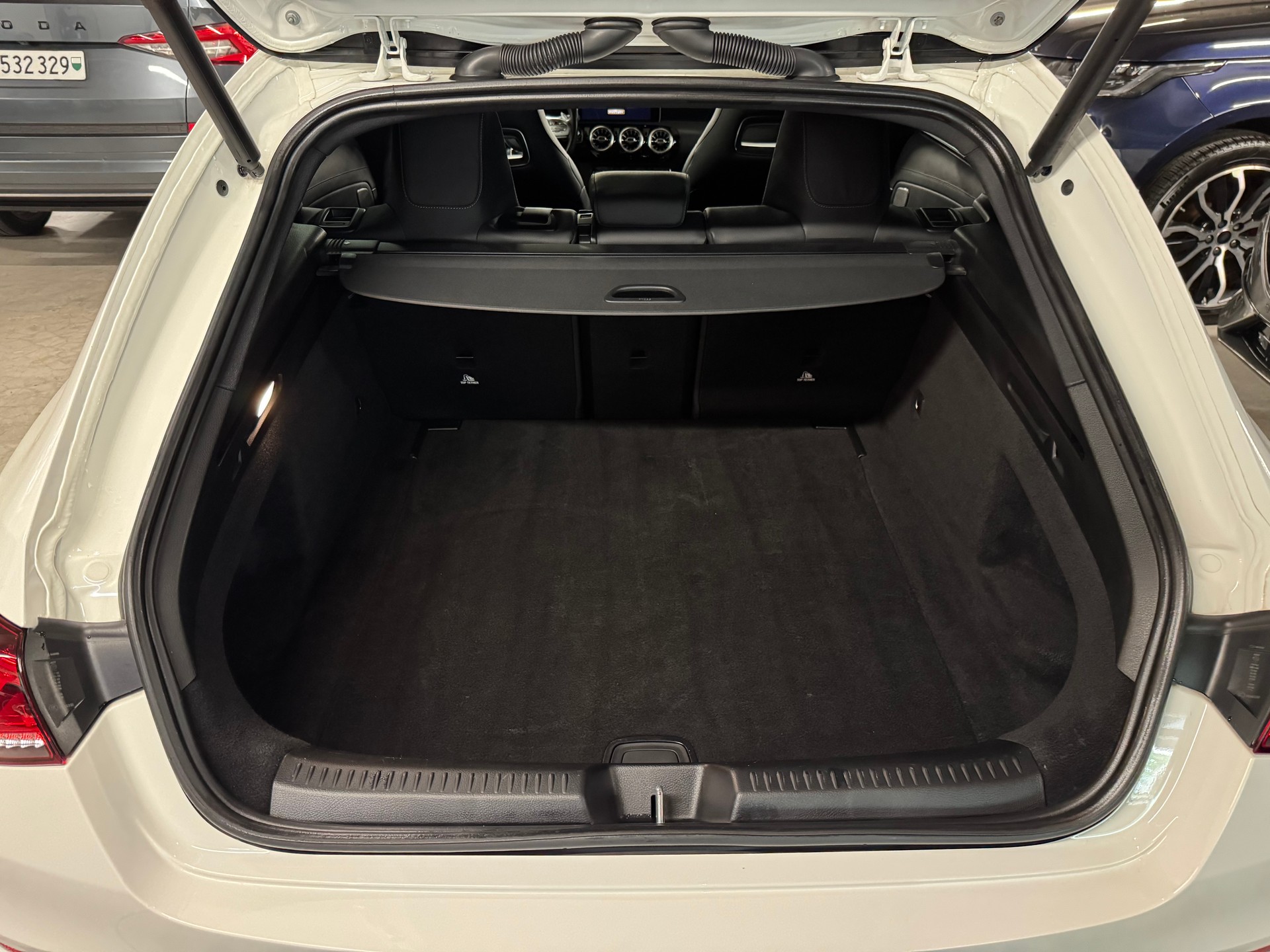 MERCEDES-BENZ CLA Shooting Brake 35 AMG 4Matic 7G-DCT-image-16
