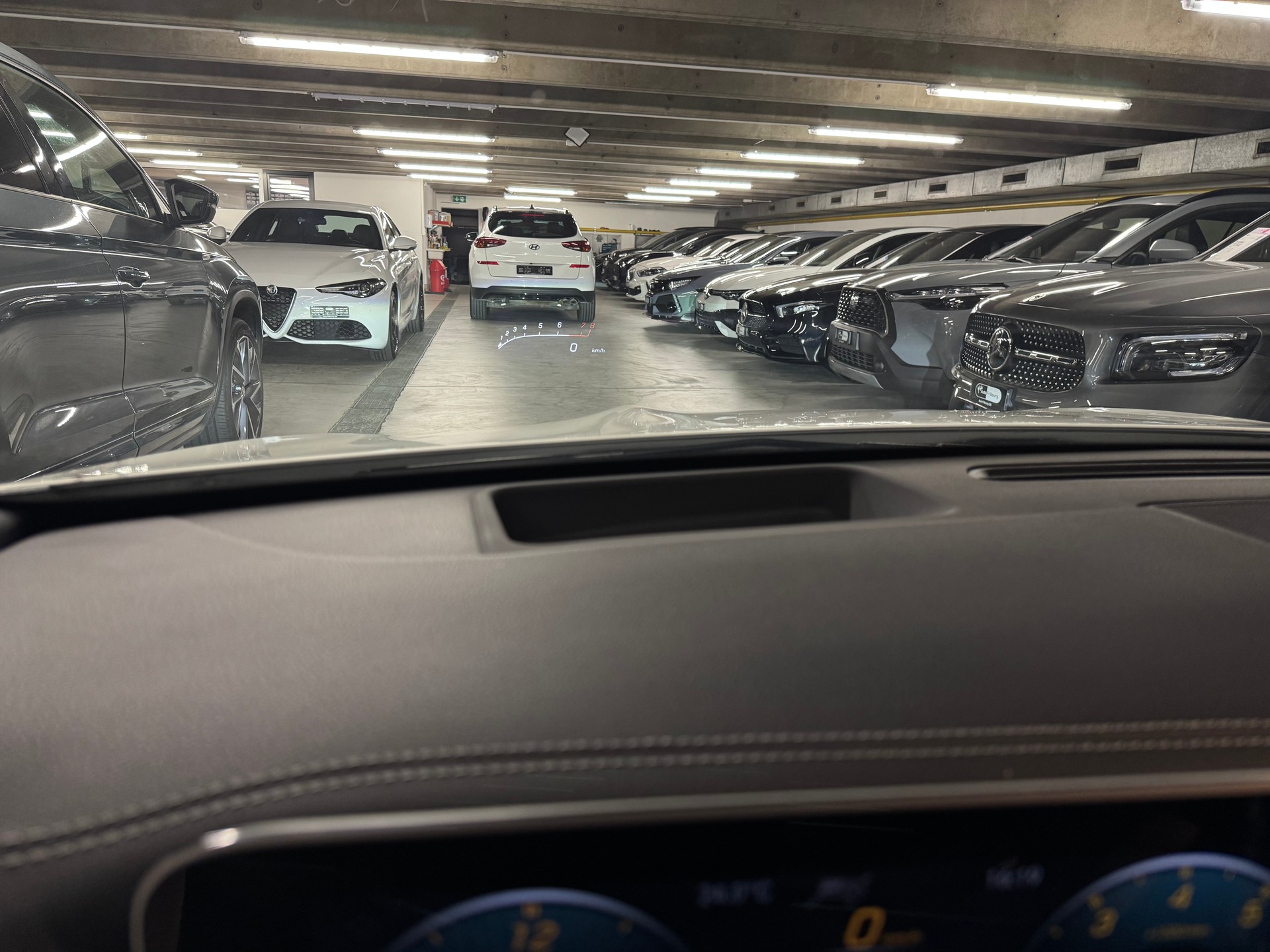 MERCEDES-BENZ CLA Shooting Brake 35 AMG 4Matic 7G-DCT-image-7