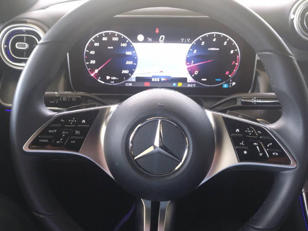 MERCEDES-BENZ GLC 200 Avantgarde 4matic-image-13