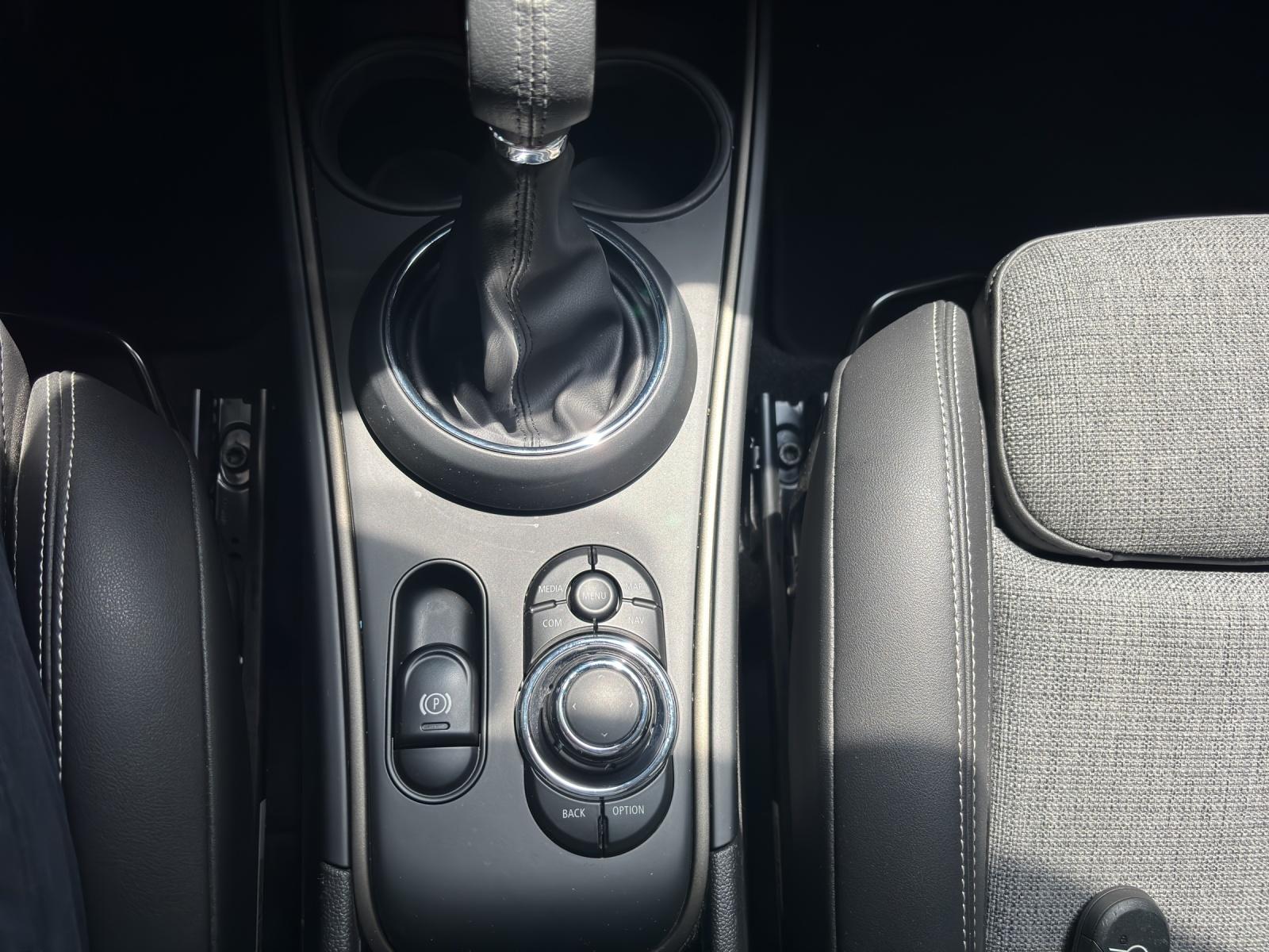 MINI Countryman F60 1.5i Cooper S E ALL4-image-7
