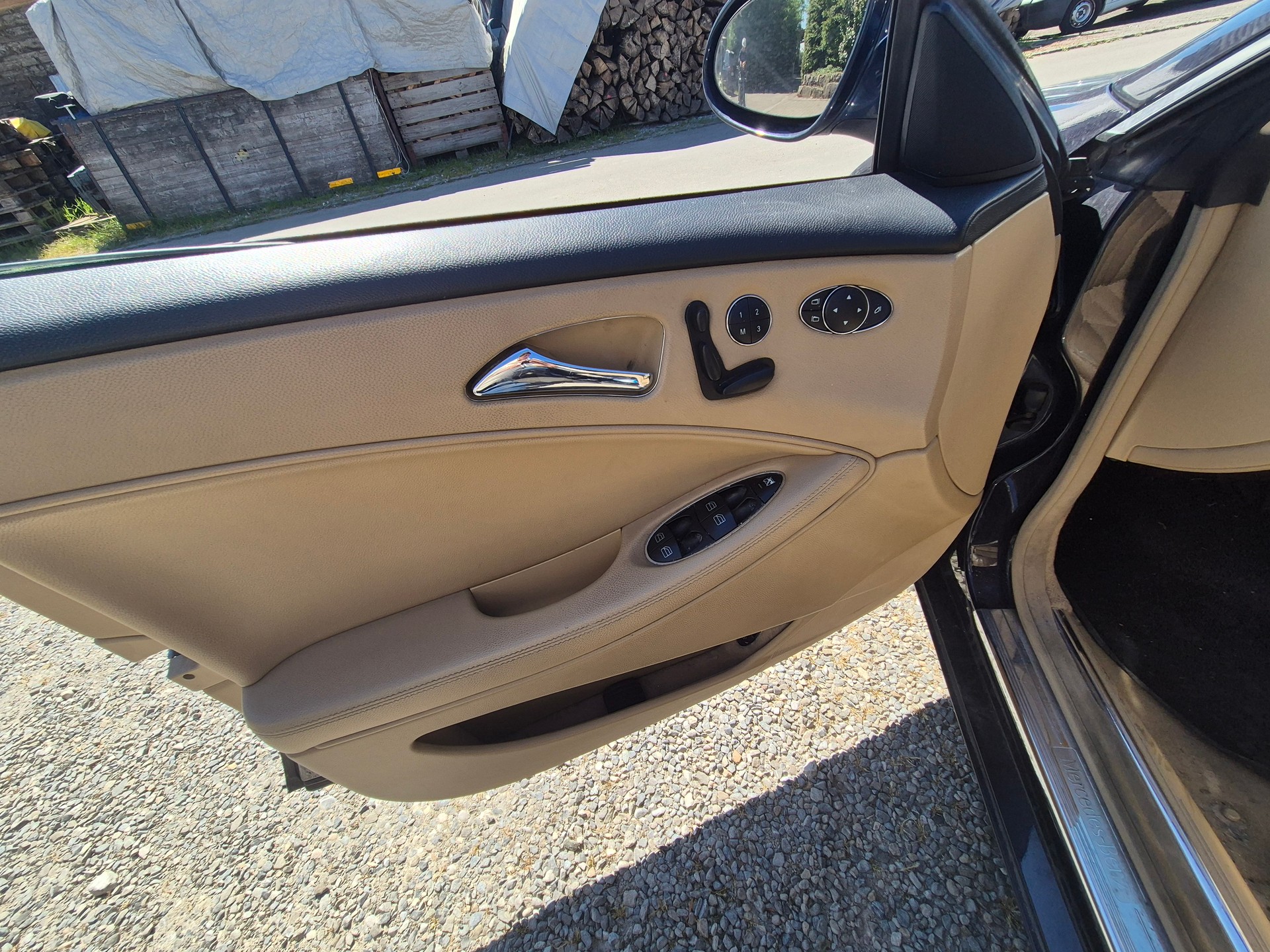 MERCEDES-BENZ CLS 320 Diesel Automat Luxus Klima-image-9